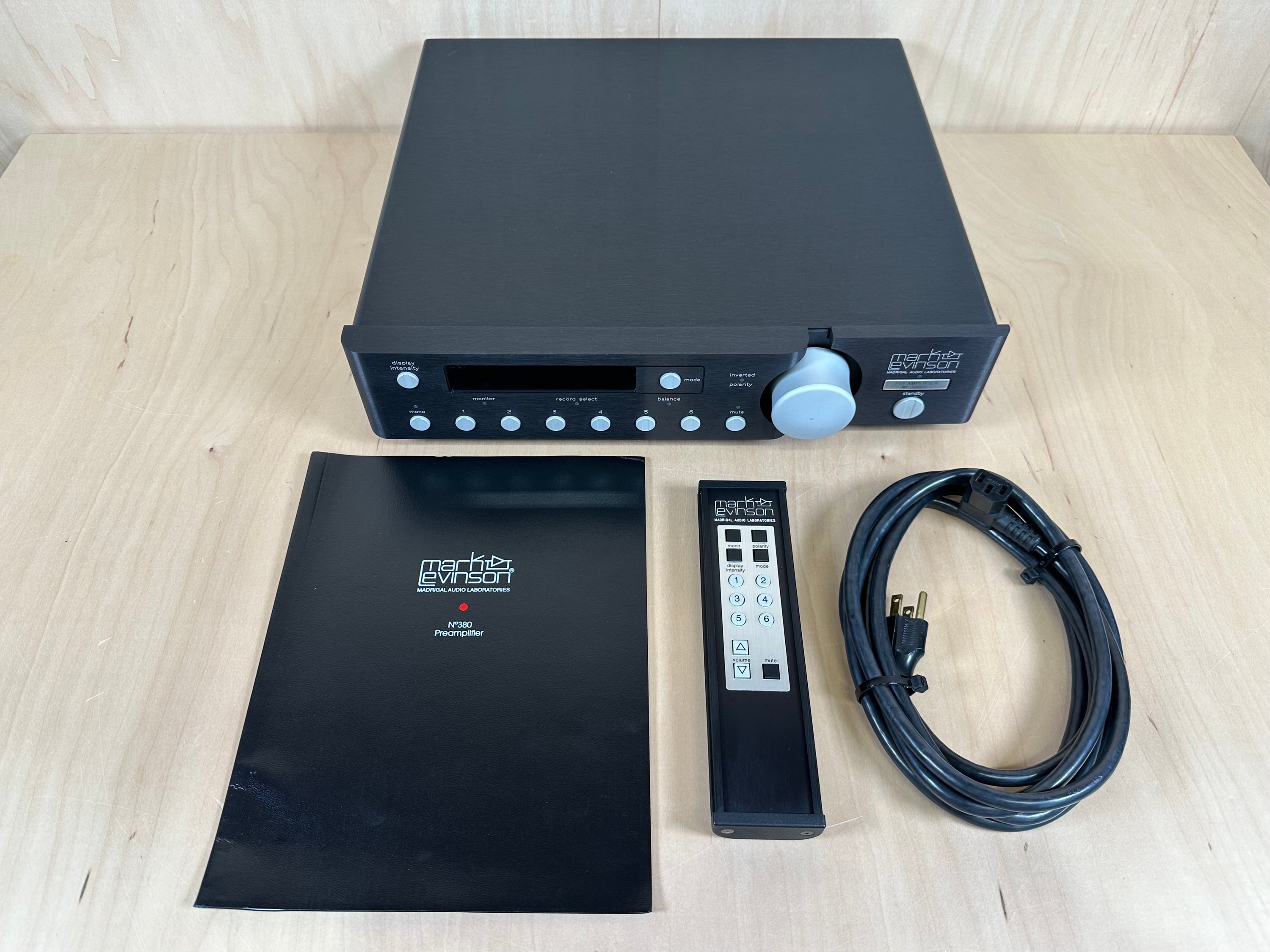 Mark Levinson 380S Preamplifier w/Remote