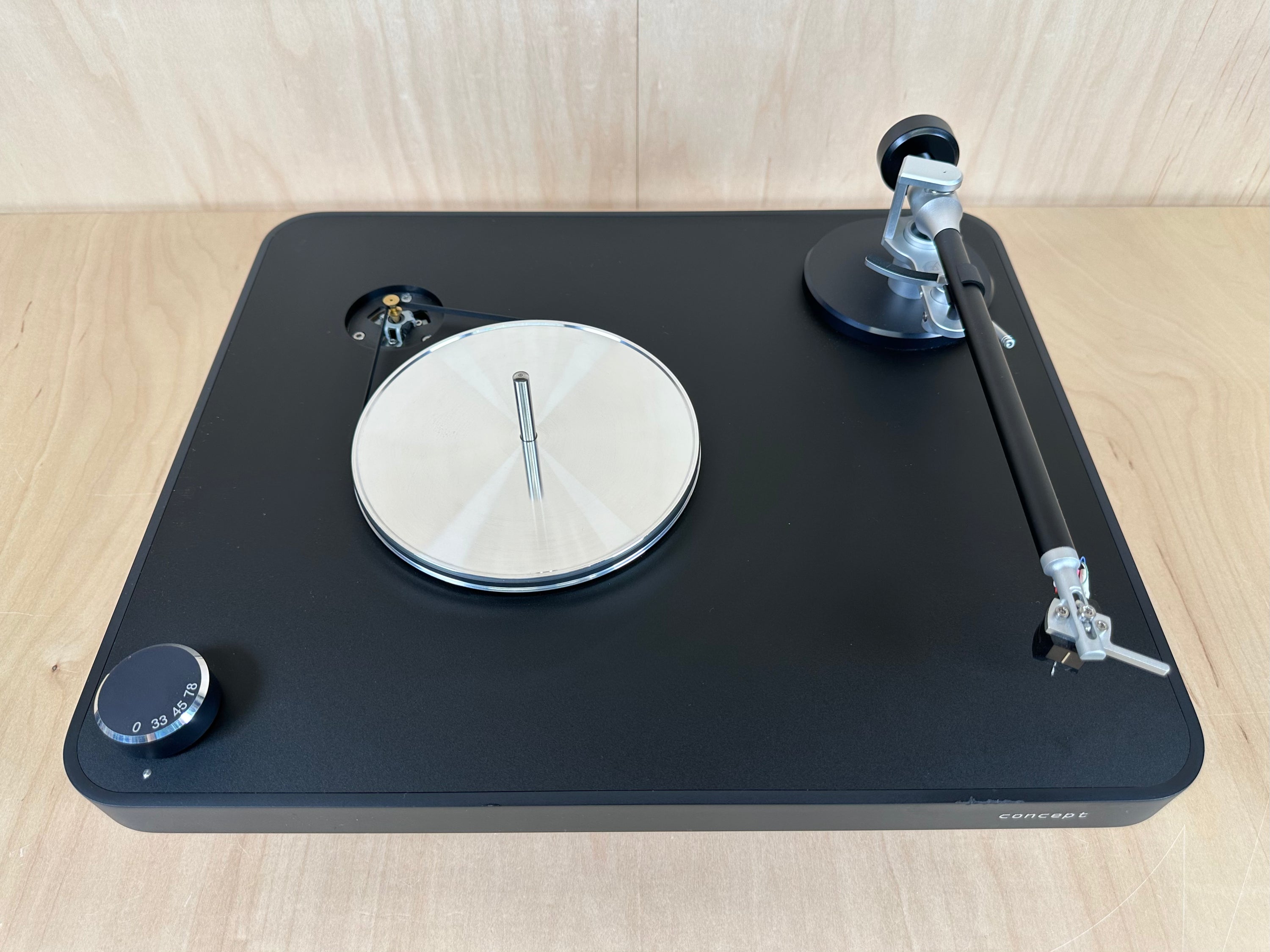 Clearaudio Concept Black Turntable w/Performer V2 Cartridge & MCRU Linear Power Supply and Dust Cover