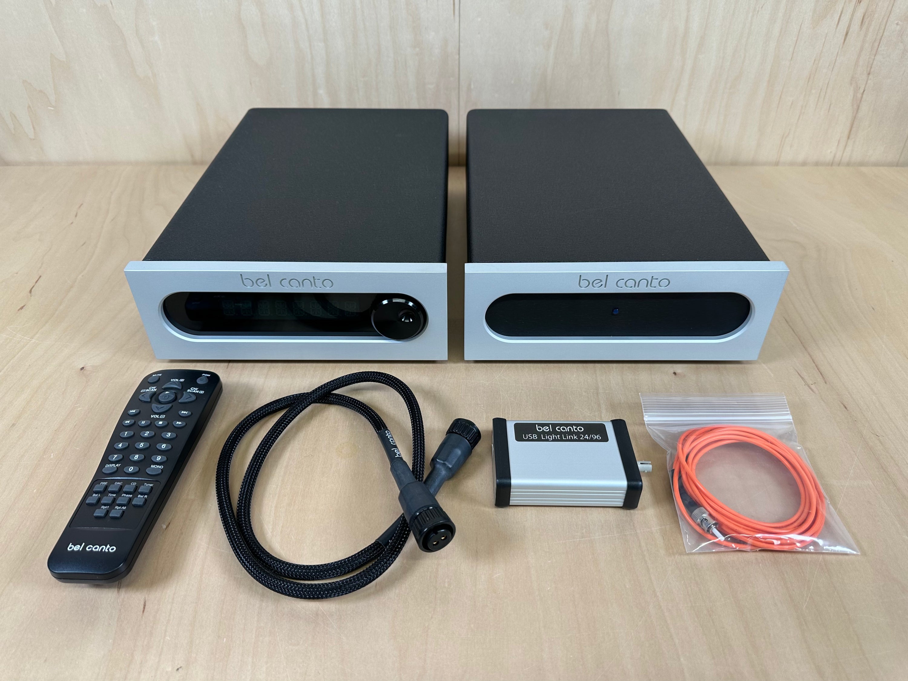 Bel Canto DAC 3.5VB, Remote, VBS1, USB Light Link, ST Fiber Cable w/Original Boxes