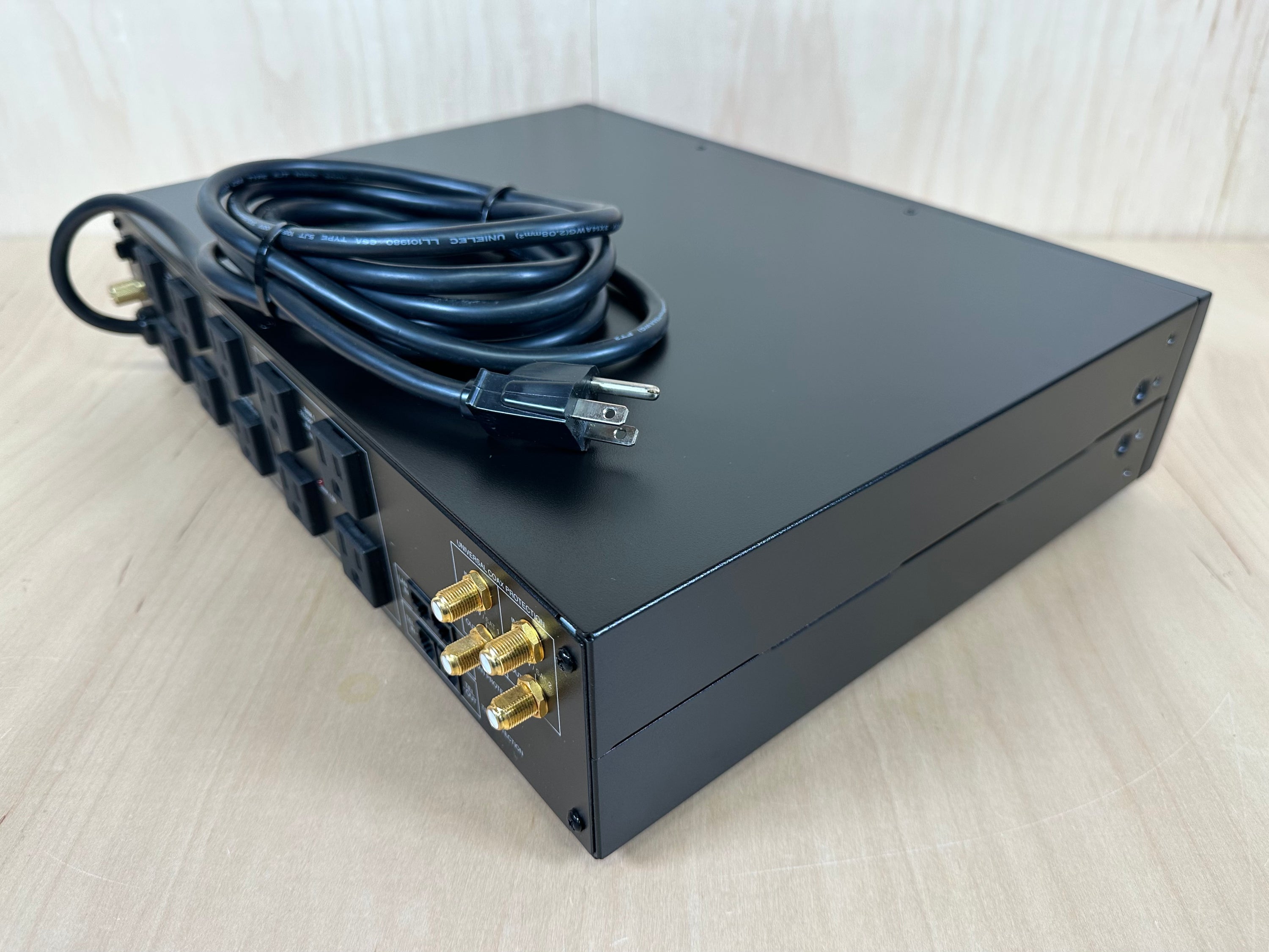 Panamax MR-5100 Power Conditioner