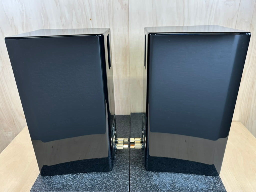 Mcintosh XR50 Bookshelf Speakers w/Factory Boxes