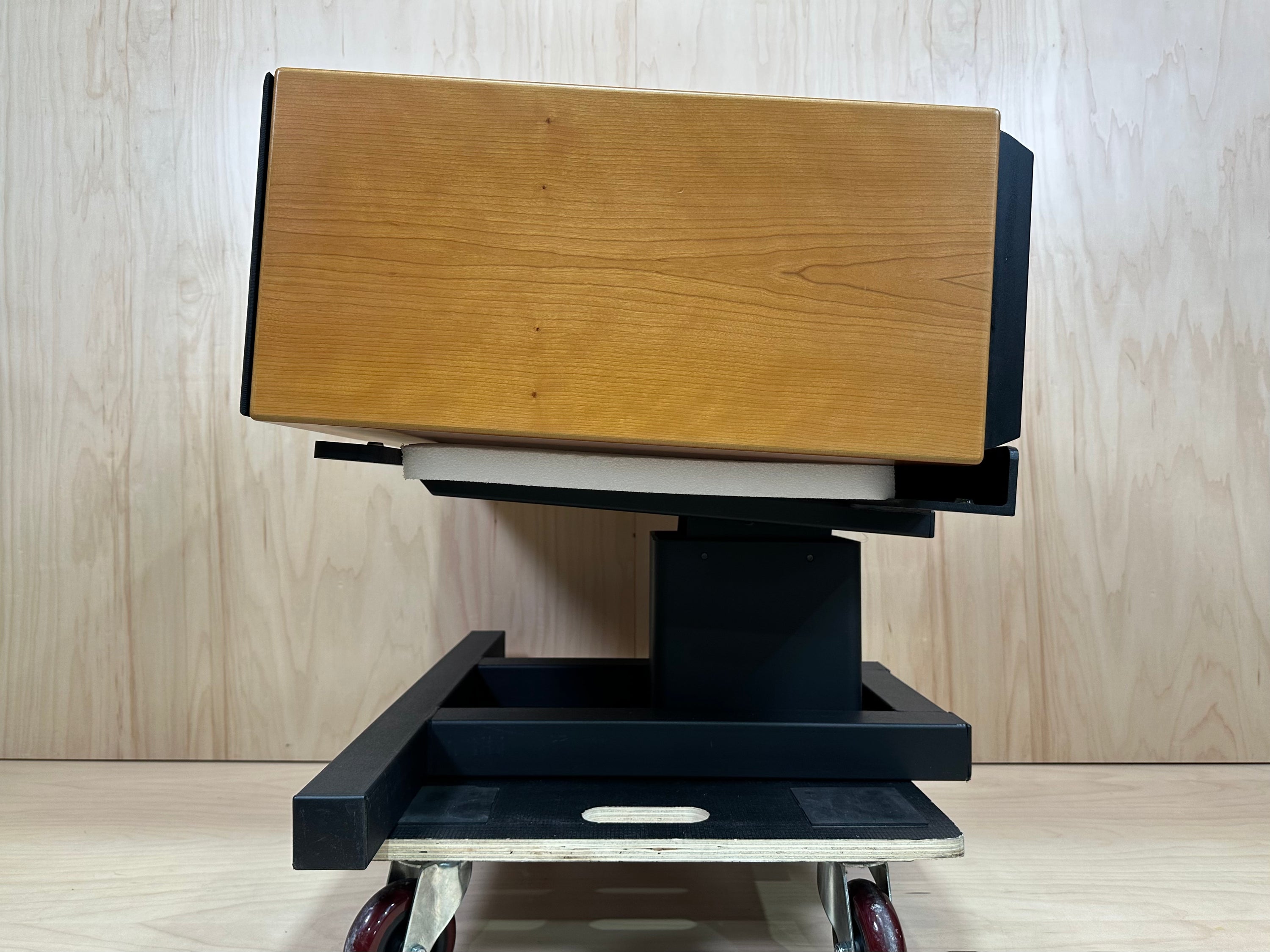 Aerial Acoustics CC5 Center w/Stand