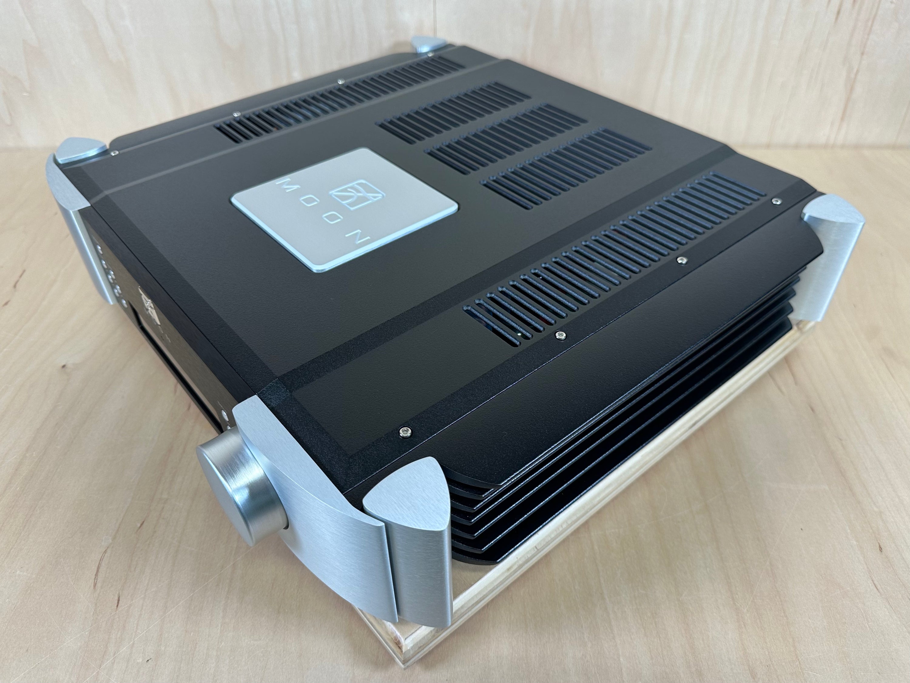 Simaudio Moon 600i Integrated Amplifier