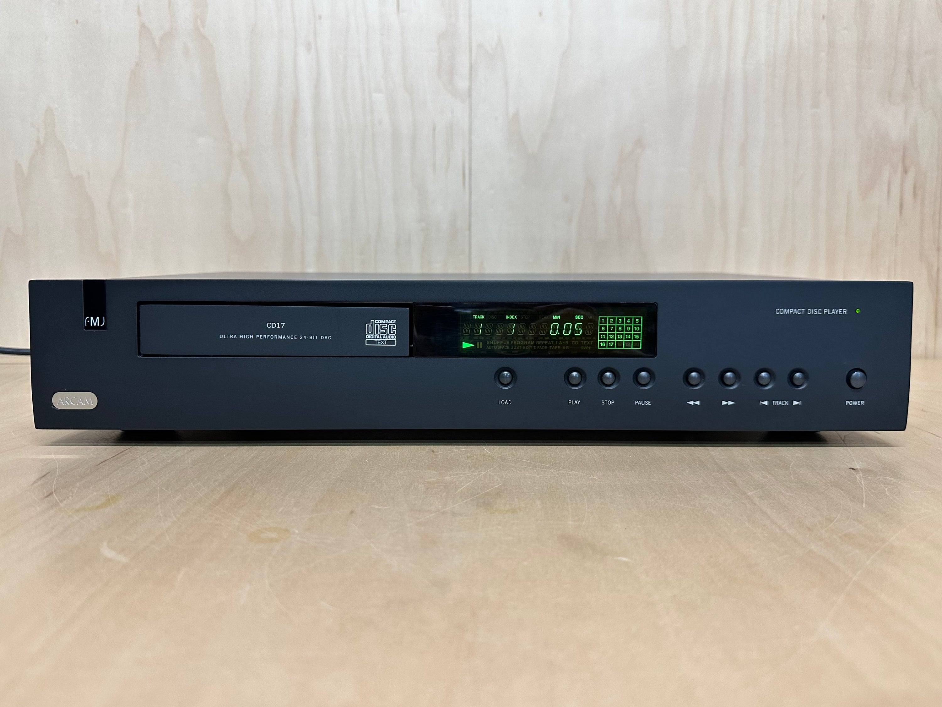 ARCAM FMJ CD17 Compact Disc Player 24 BIT DAC w/Remote