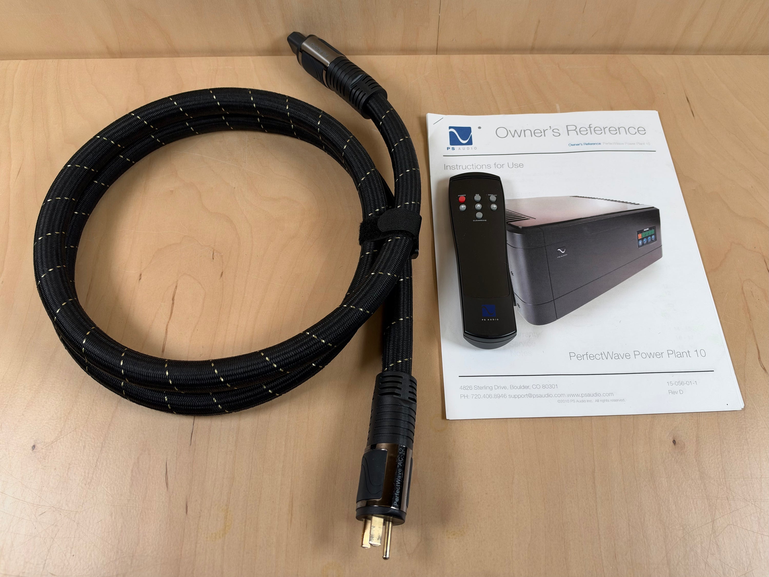 PS Audio PerfectWave Power Plant 10 w/Remote & 2M PW AC-12 Power Cable