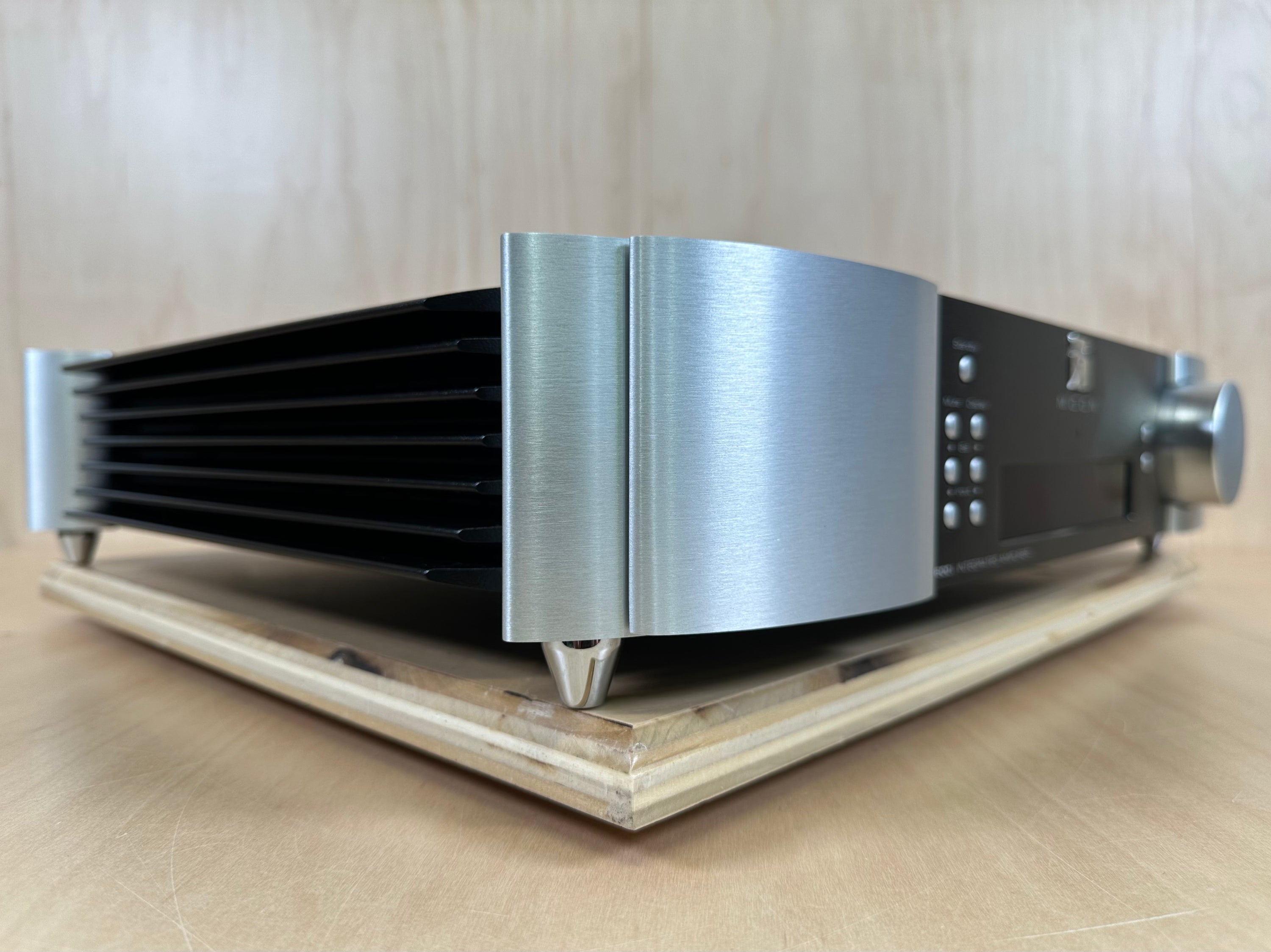 Simaudio Moon 600i Integrated Amplifier