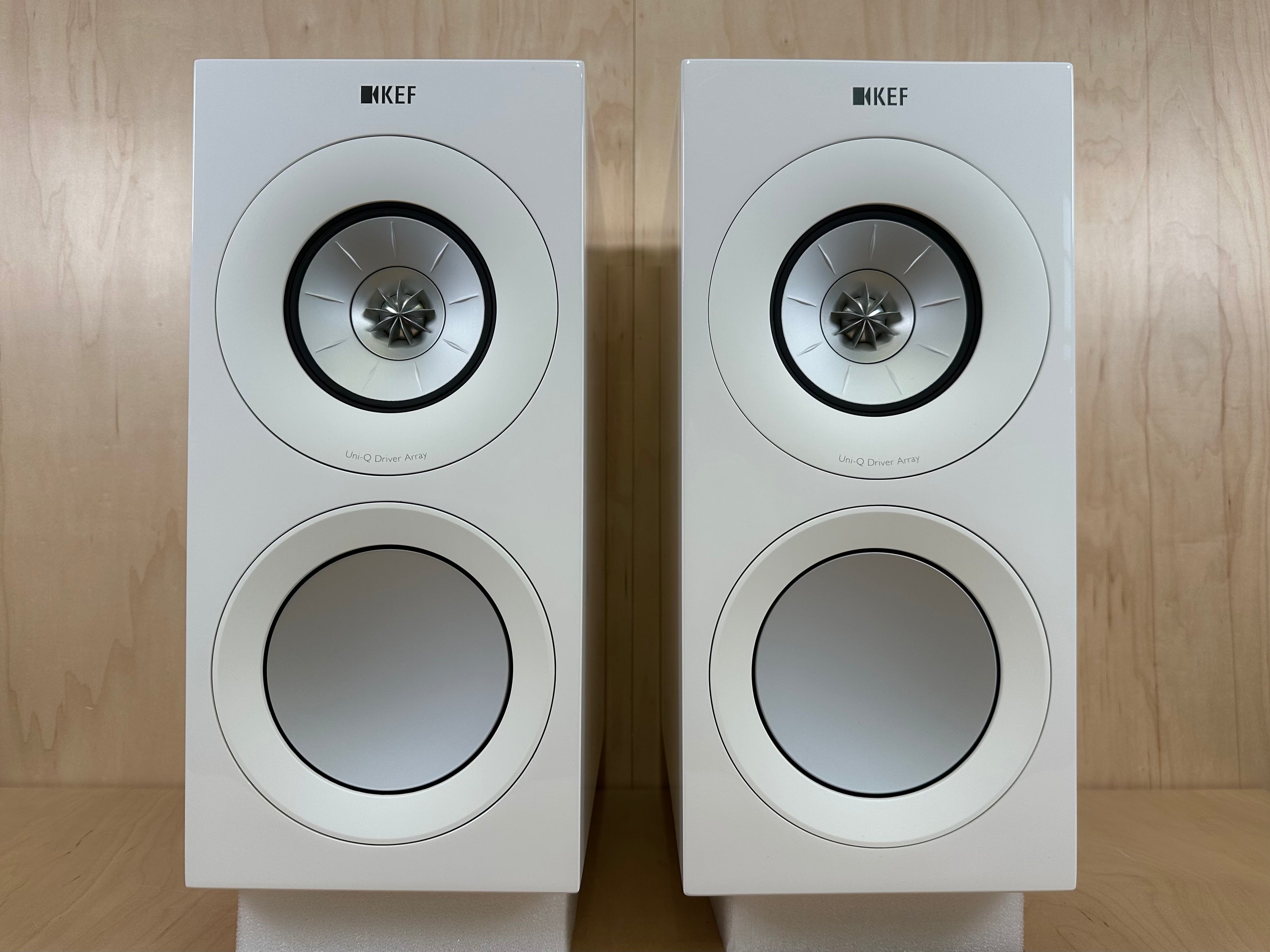 KEF R3 Speakers in Gloss White (NOT META)