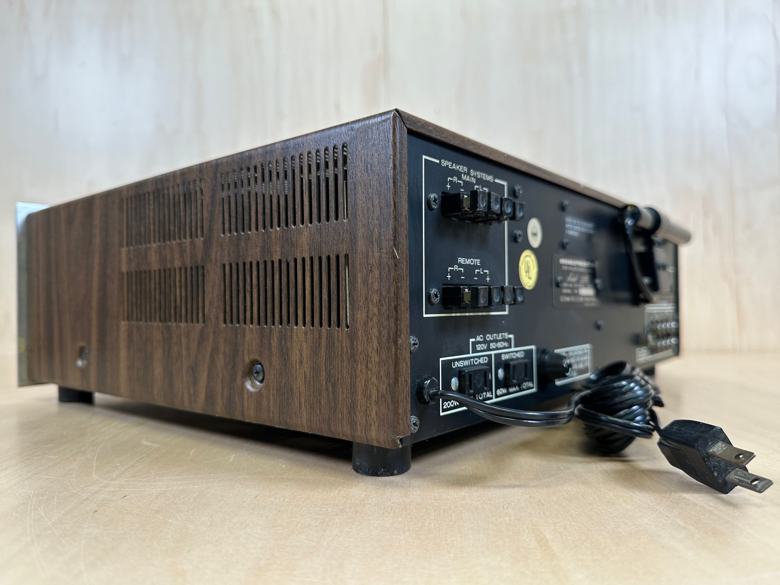 Marantz Model 2215 Receiver