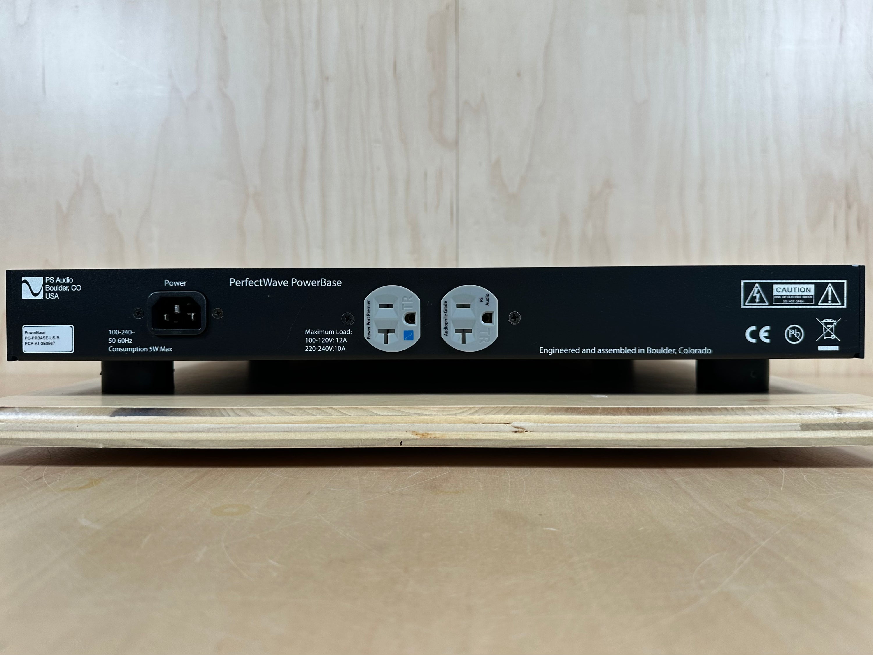 PS Audio PerfectWave PowerBase w/Factory Box