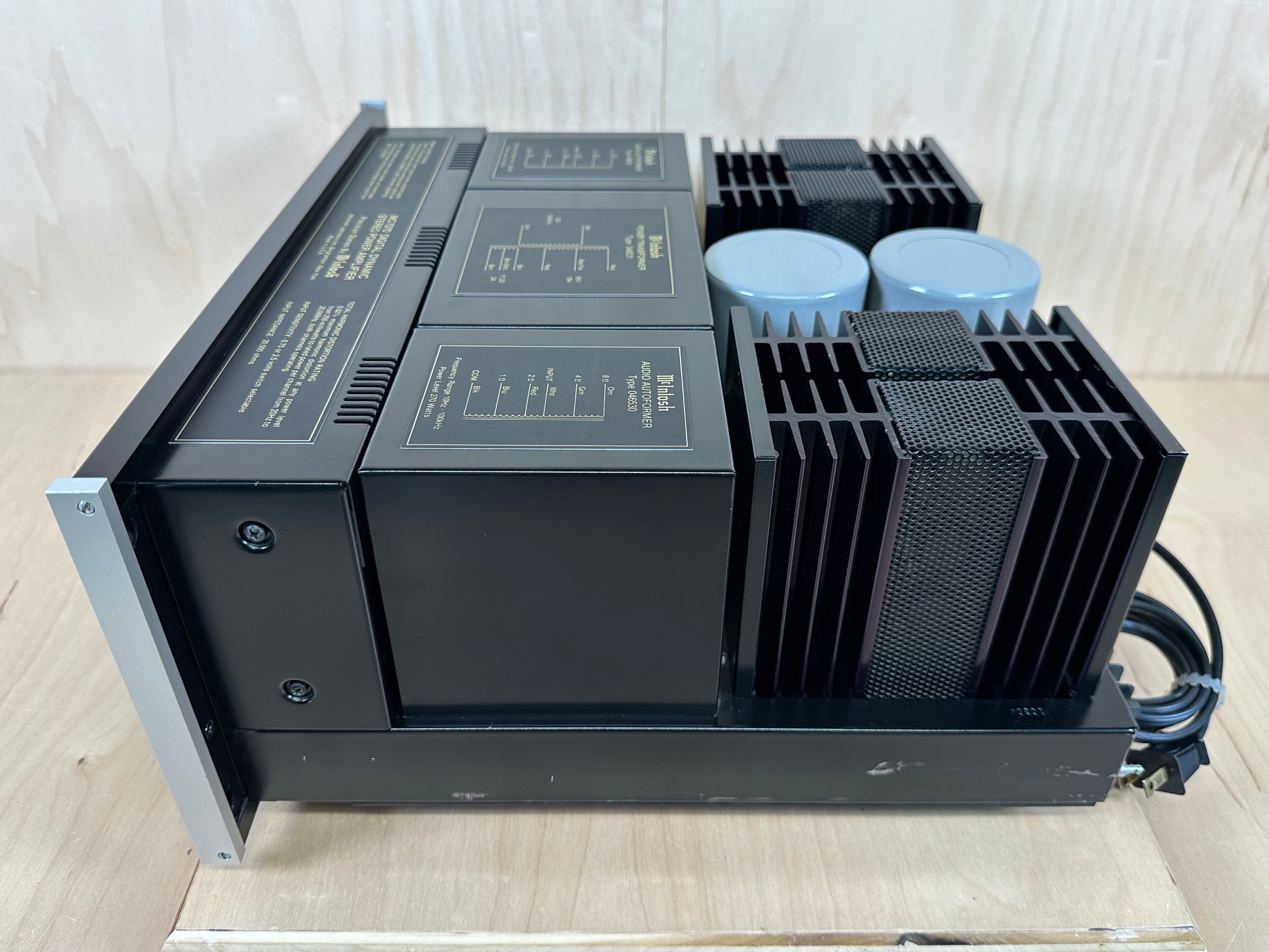McIntosh MC7270 Digital Dynamic Stereo Power Amplifier