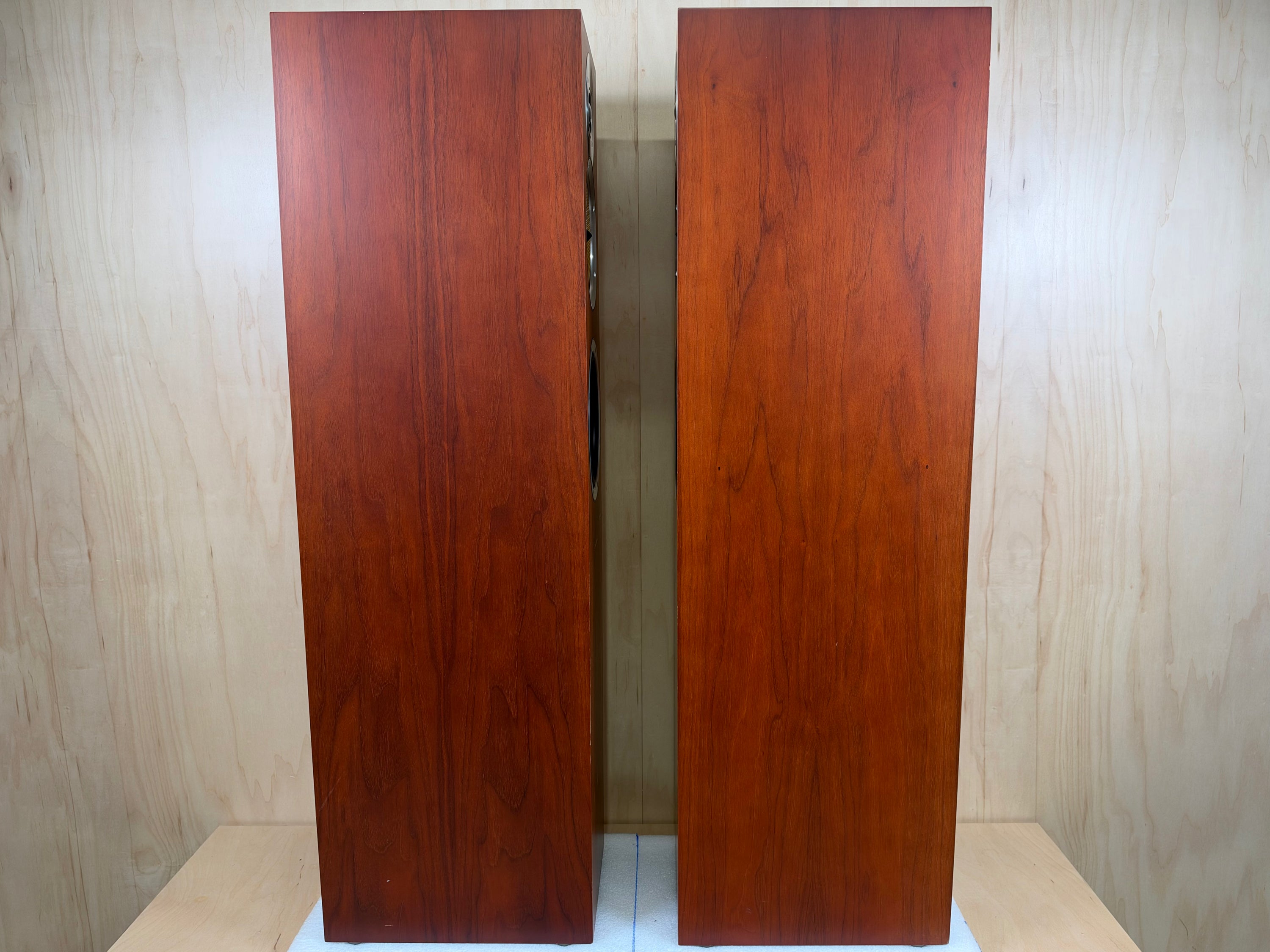 Bowers & Wilkins CM7 Speakers