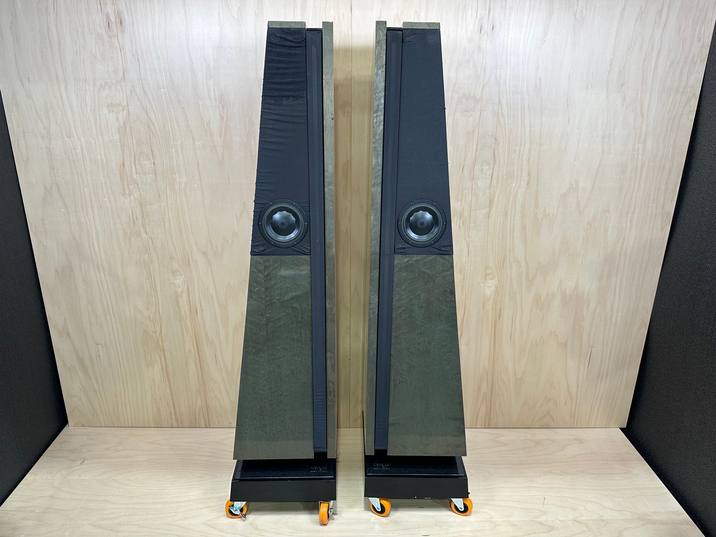 Oracle Helicon Tower Speakers