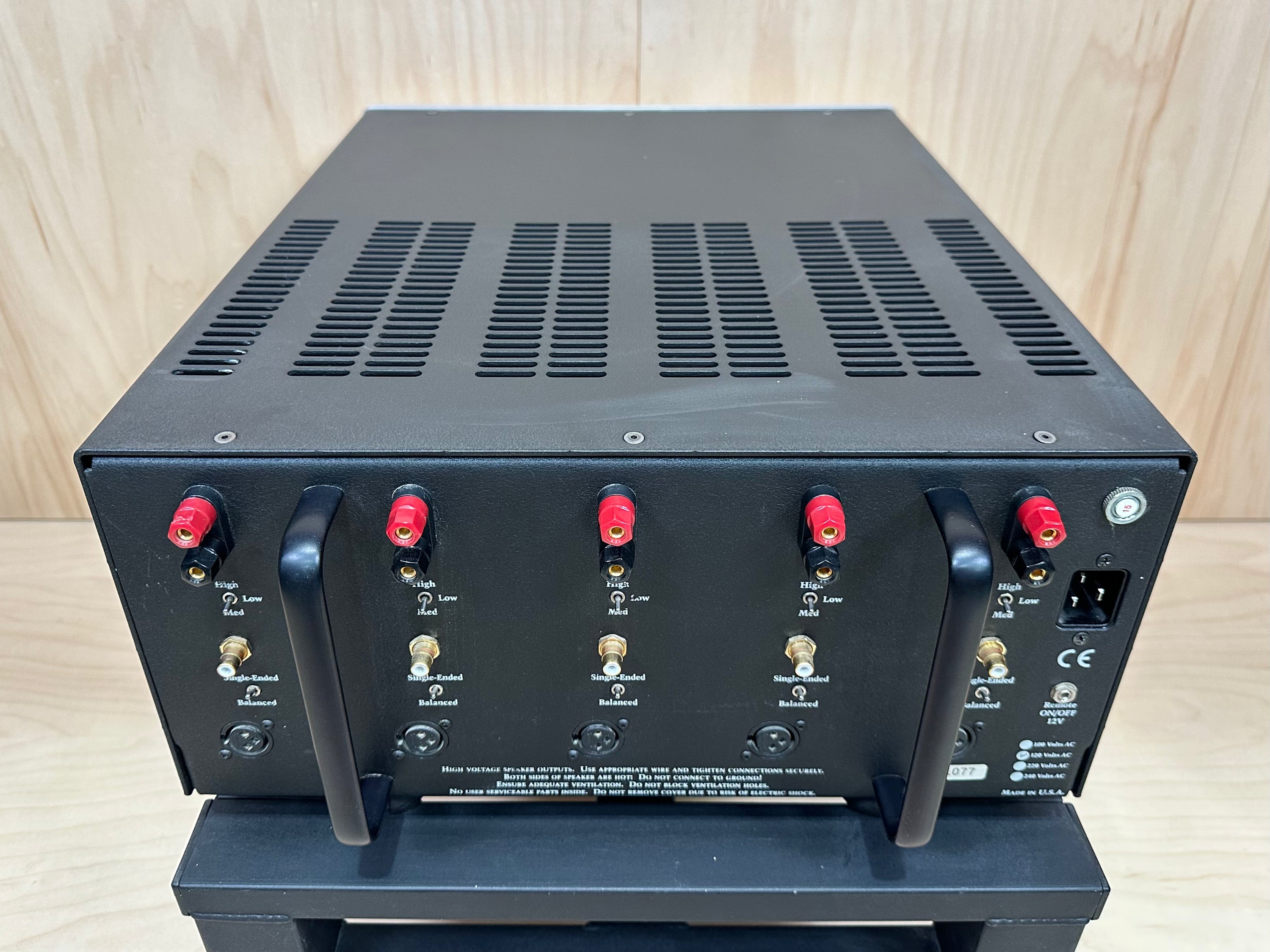 EAD PM2000 Enlightened Audio Designs PowerMaster 2000 Amplifier