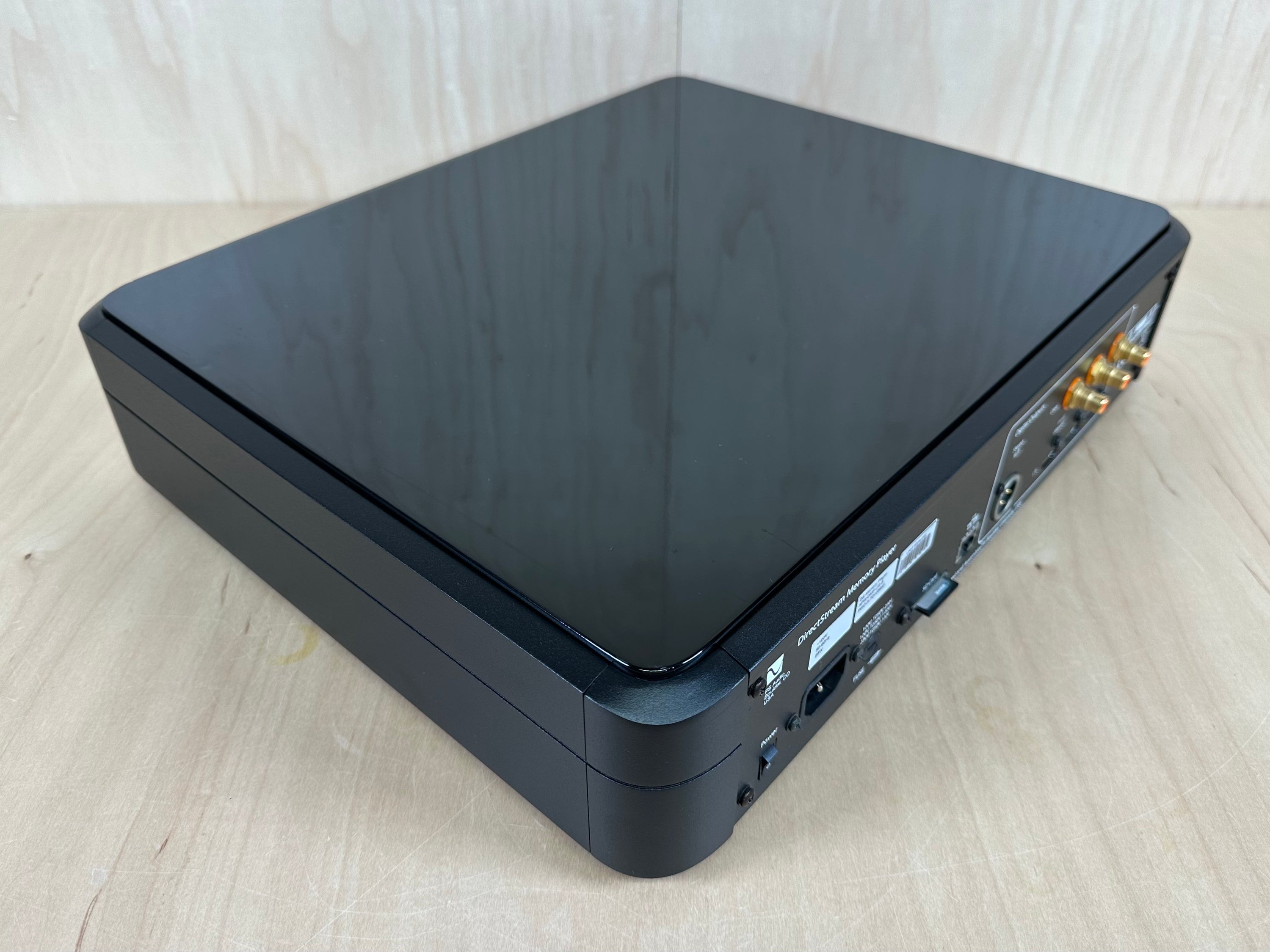 PS Audio DirectStream Memory Player. CD SACD Universal Transport