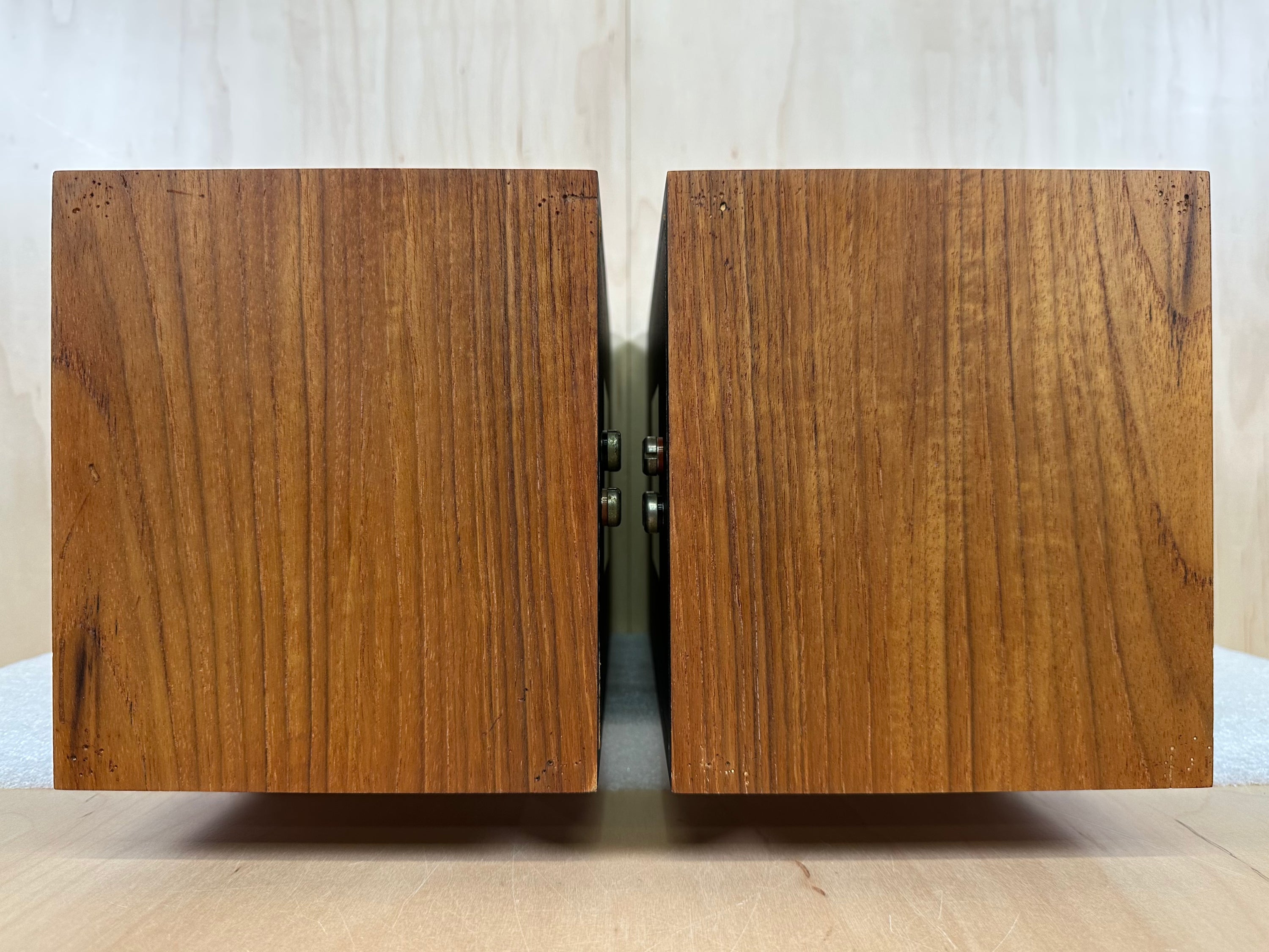 Linn Kan Speakers Bi-Wireable w/Consecutive Serial Numbers