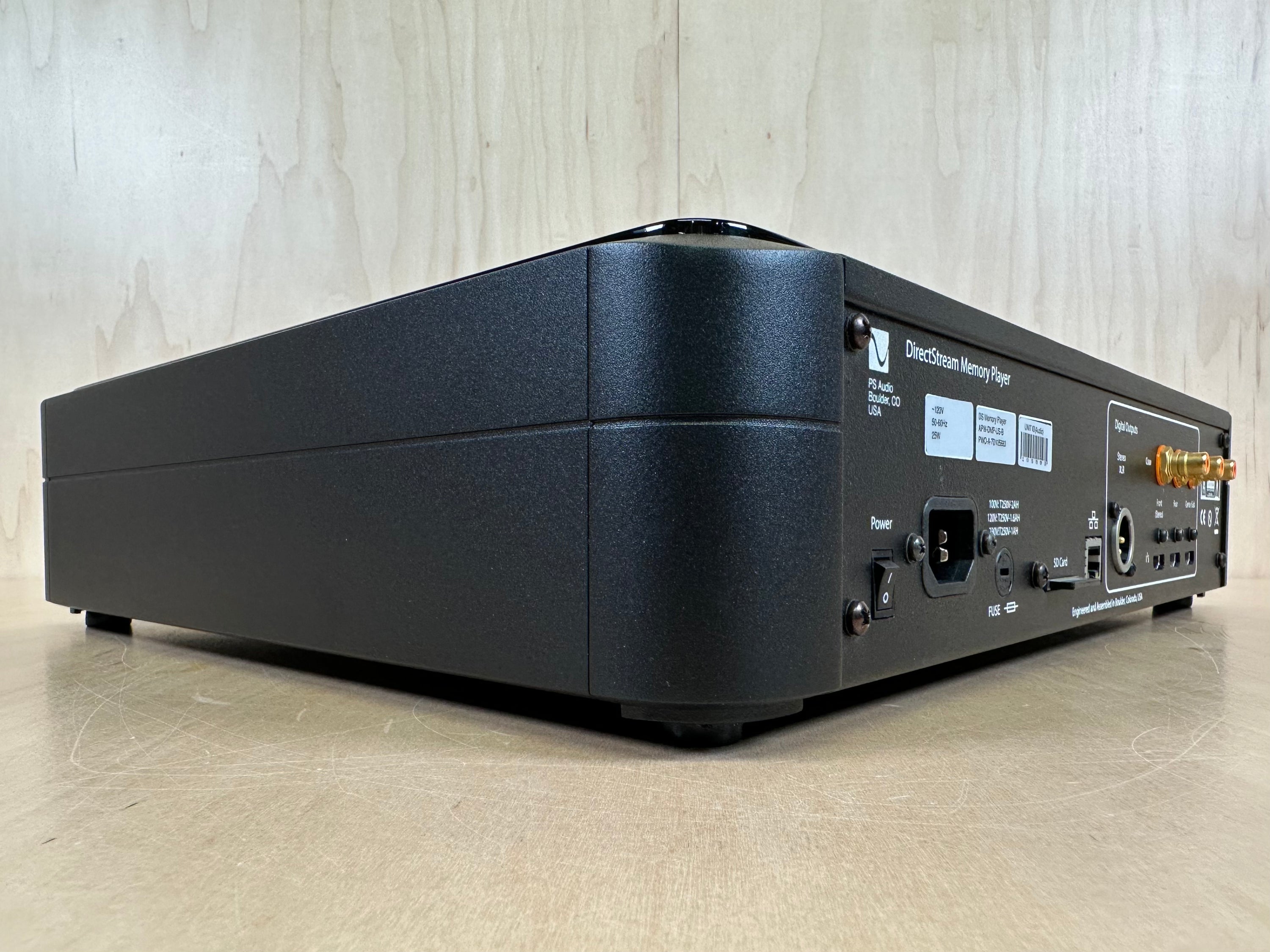 PS Audio DirectStream Memory Player. CD SACD Universal Transport