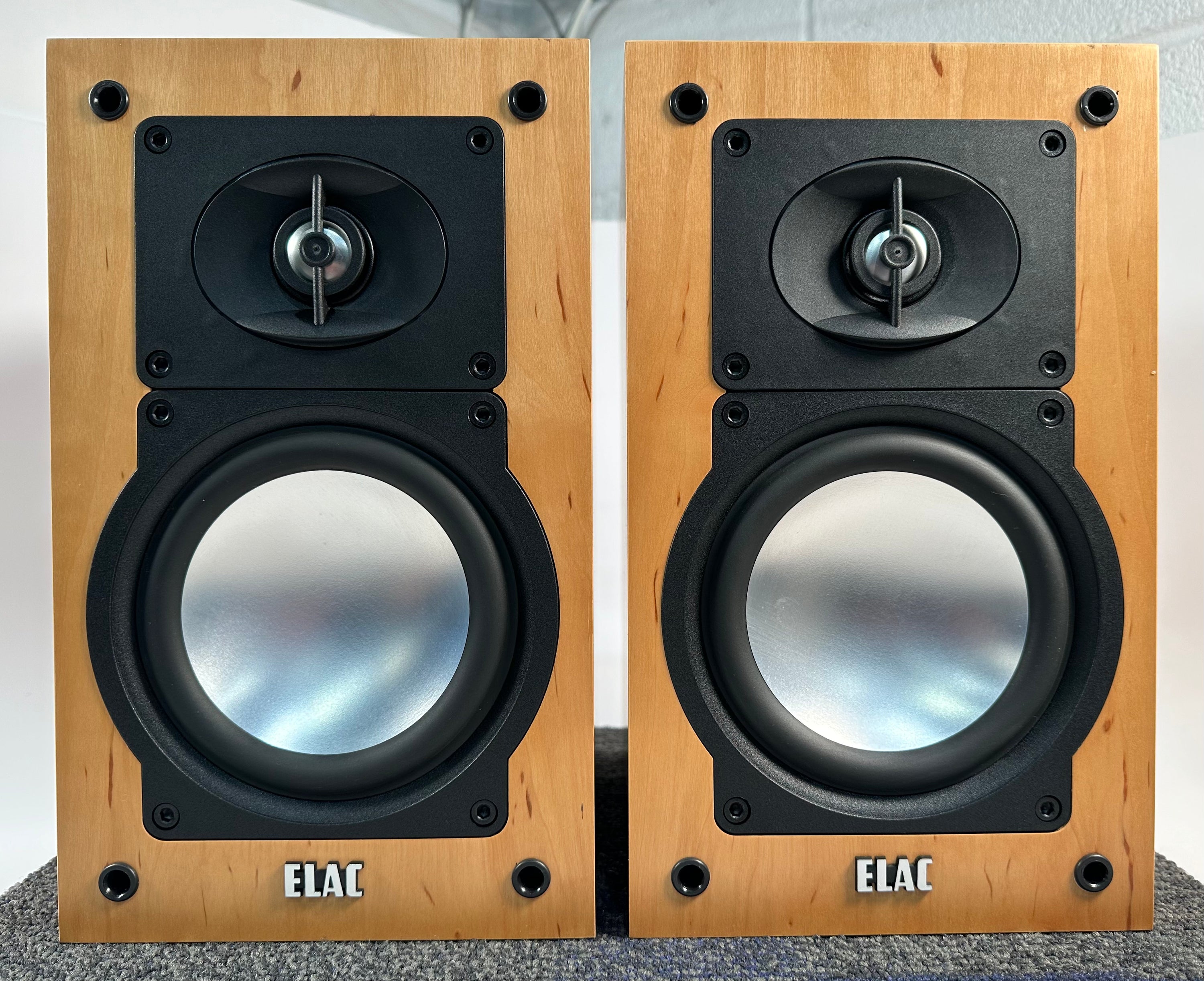 Elac 201 Bookshelf Speakers Alder Veneer Made in Germany