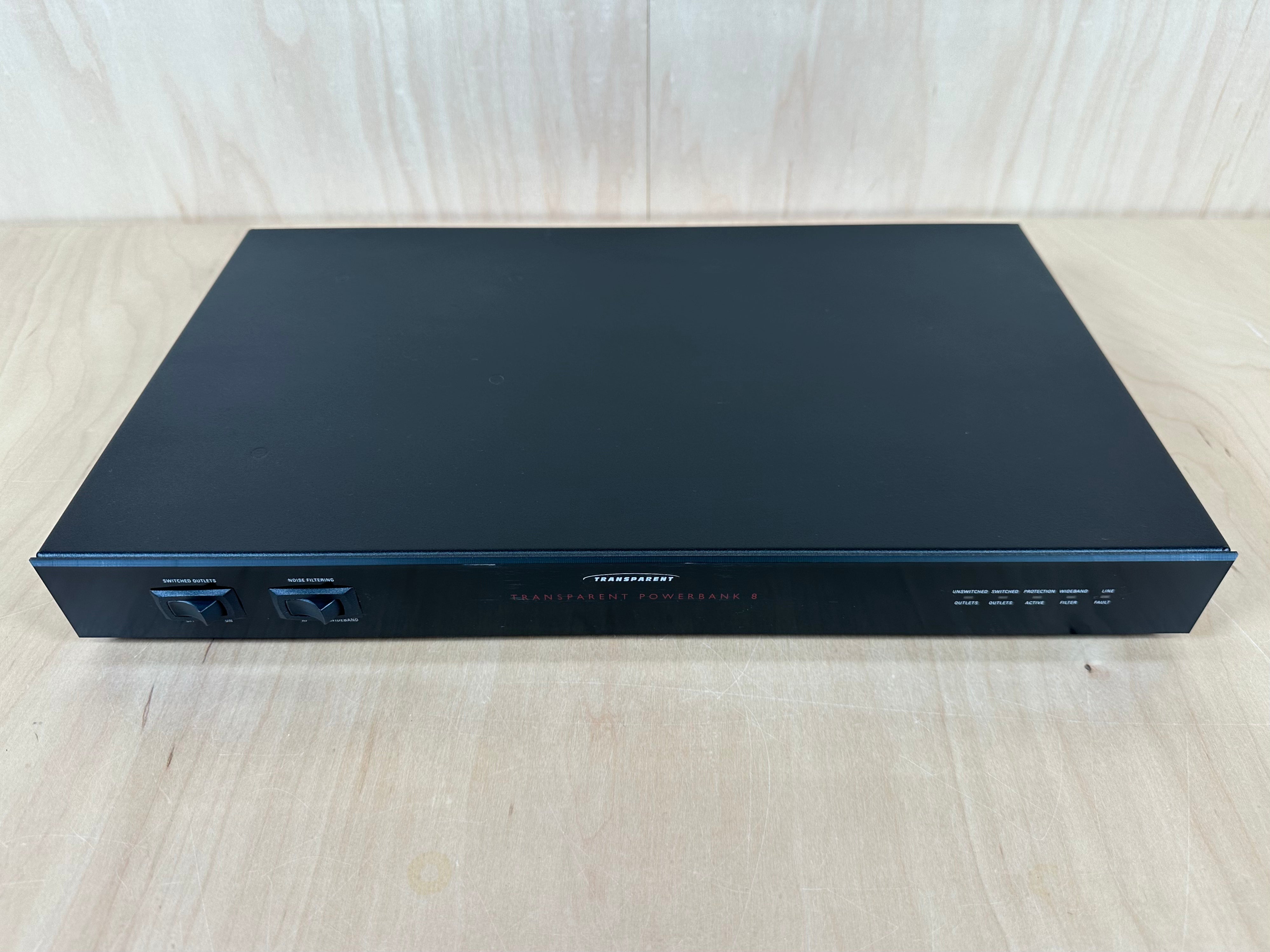 TRANSPARENT トランスペアレントPowerBank8（P8） [クリーン電源 着脱