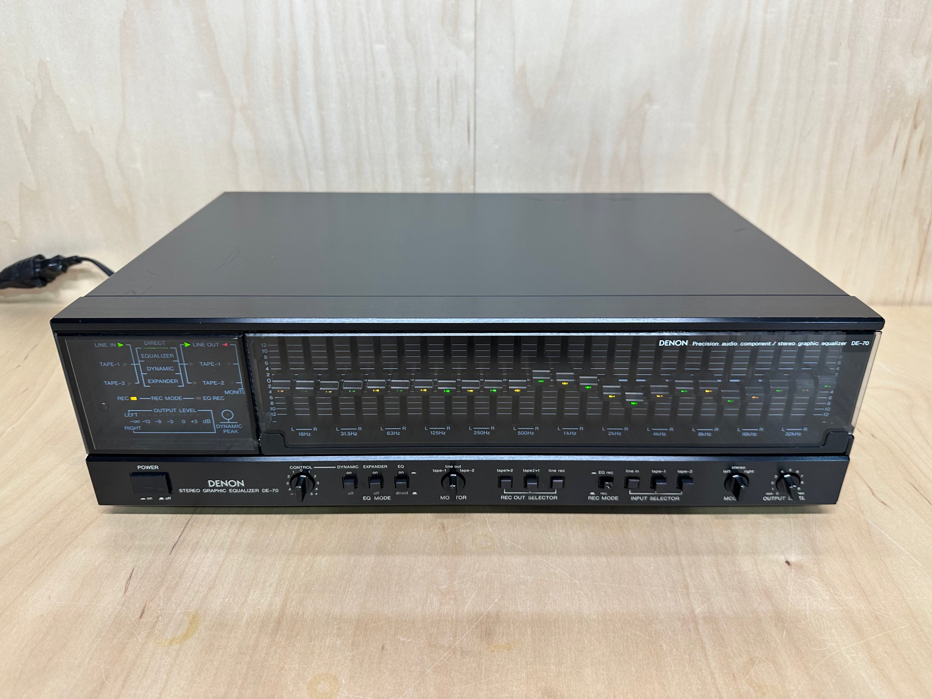 DENON DE-70 Stereo Graphic Equalizer