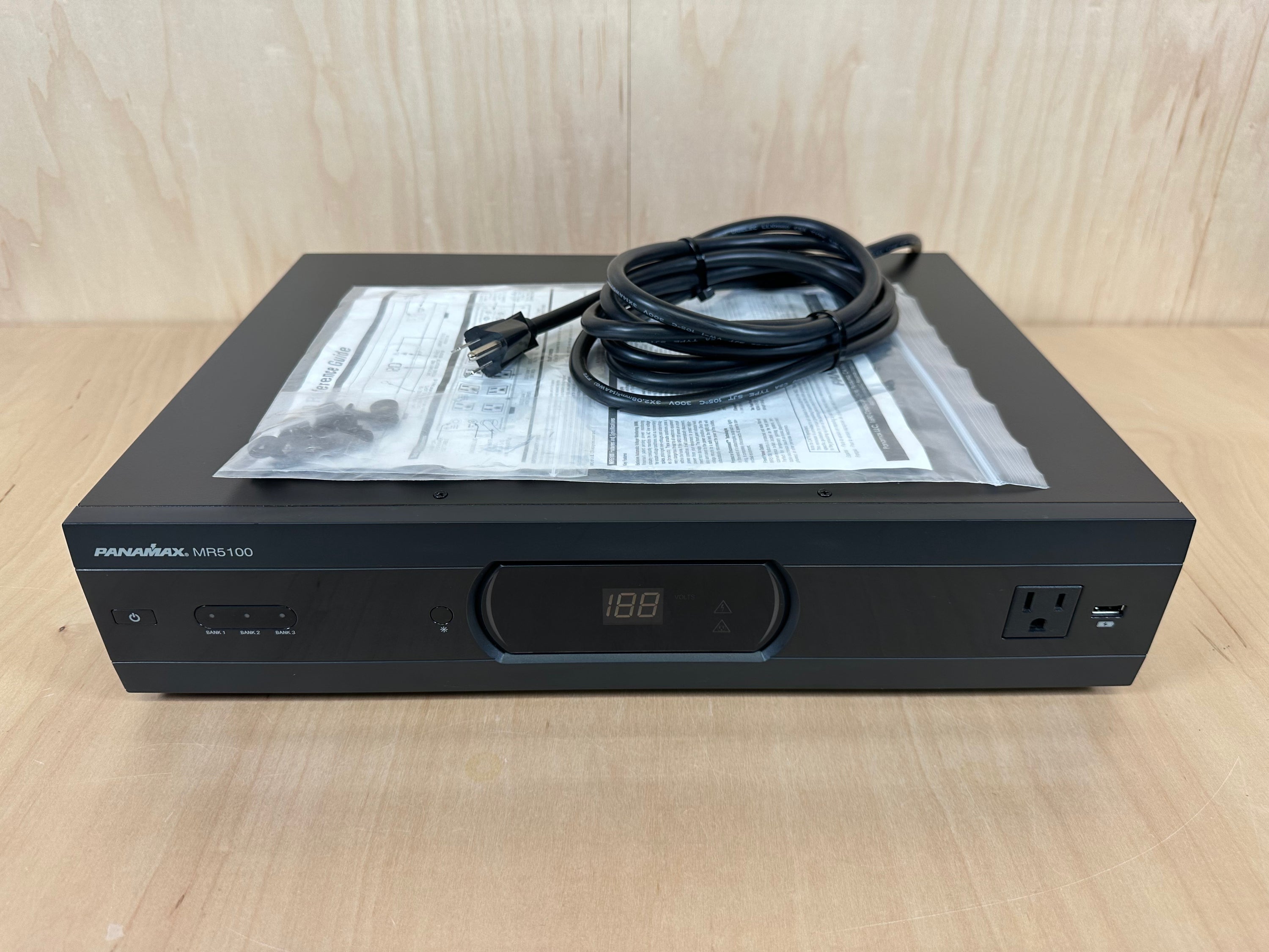 Panamax MR-5100 Power Conditioner