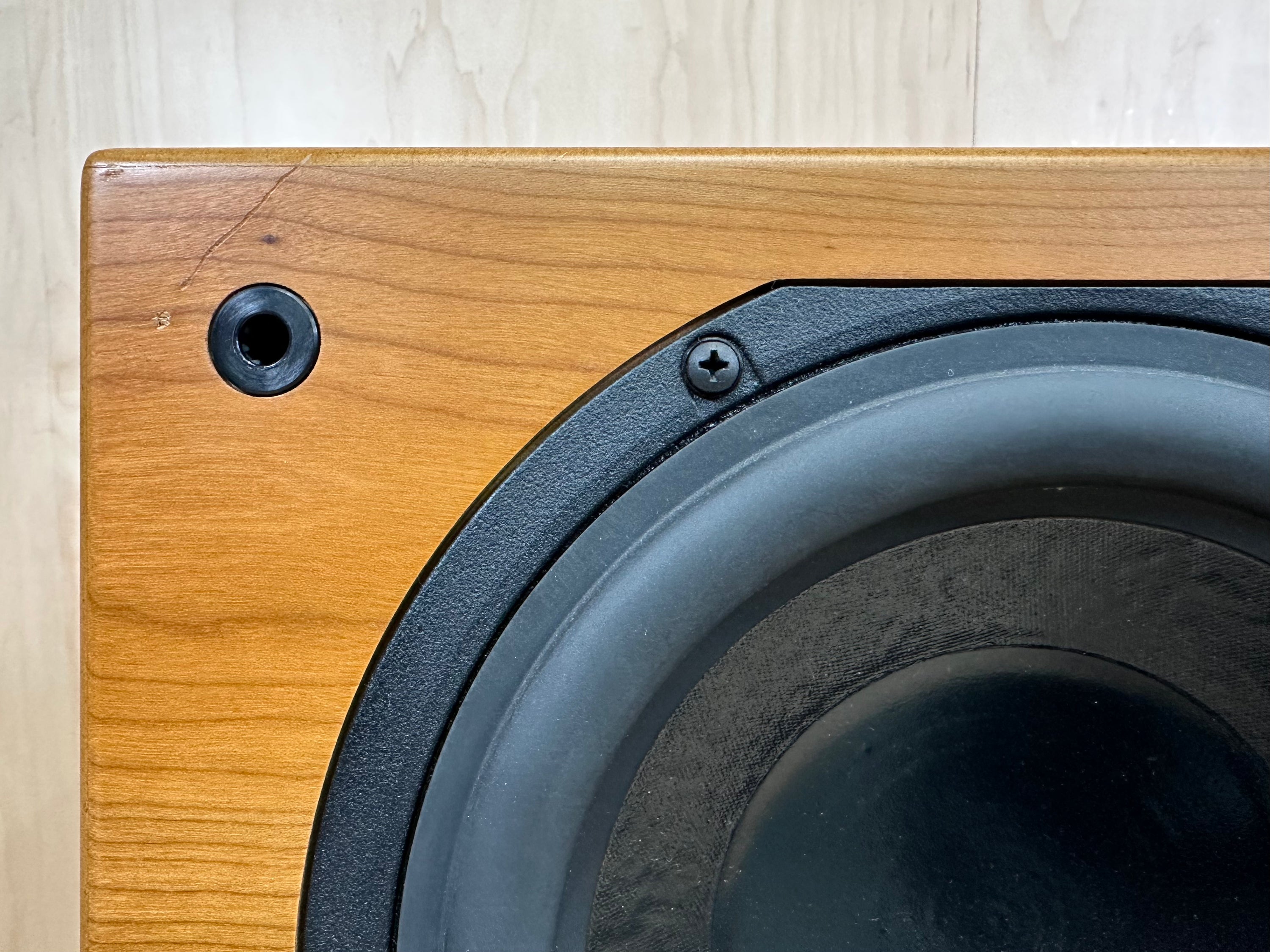 Aerial Acoustics CC5 Center w/Stand