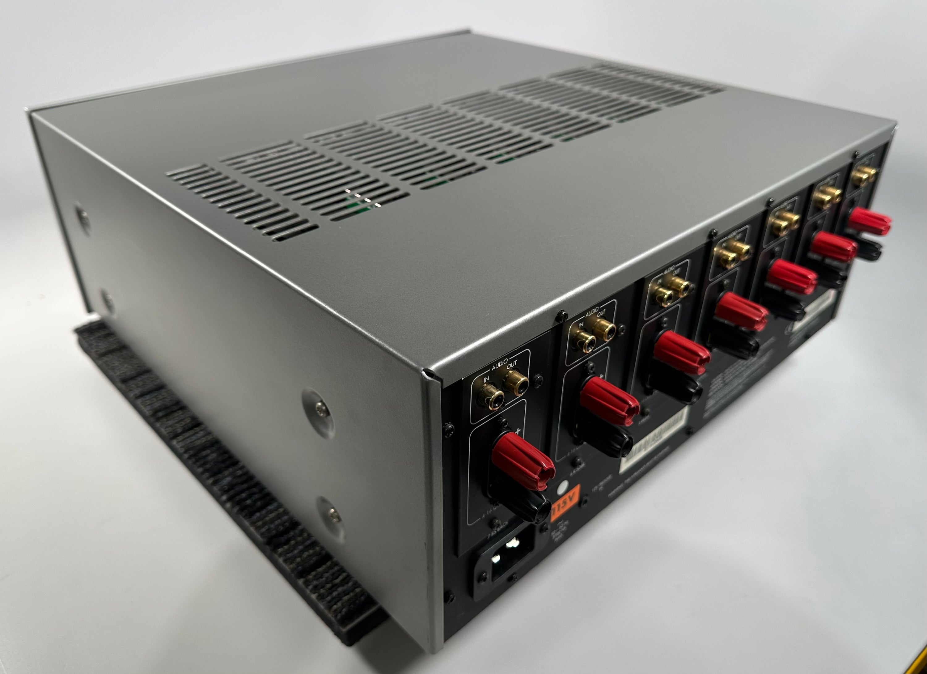 Arcam FMJ P7 Multichannel Power Amplifier