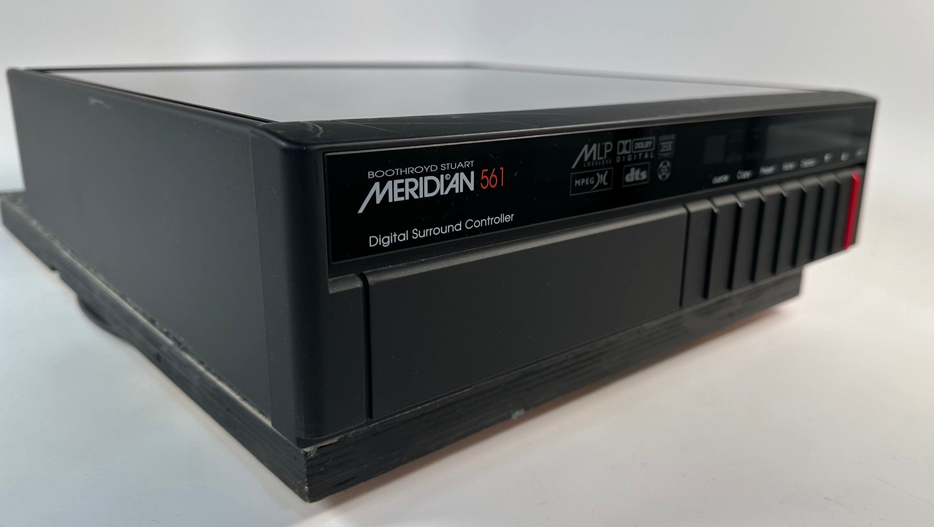 Meridian 561 Digital Surround Controller Preamp