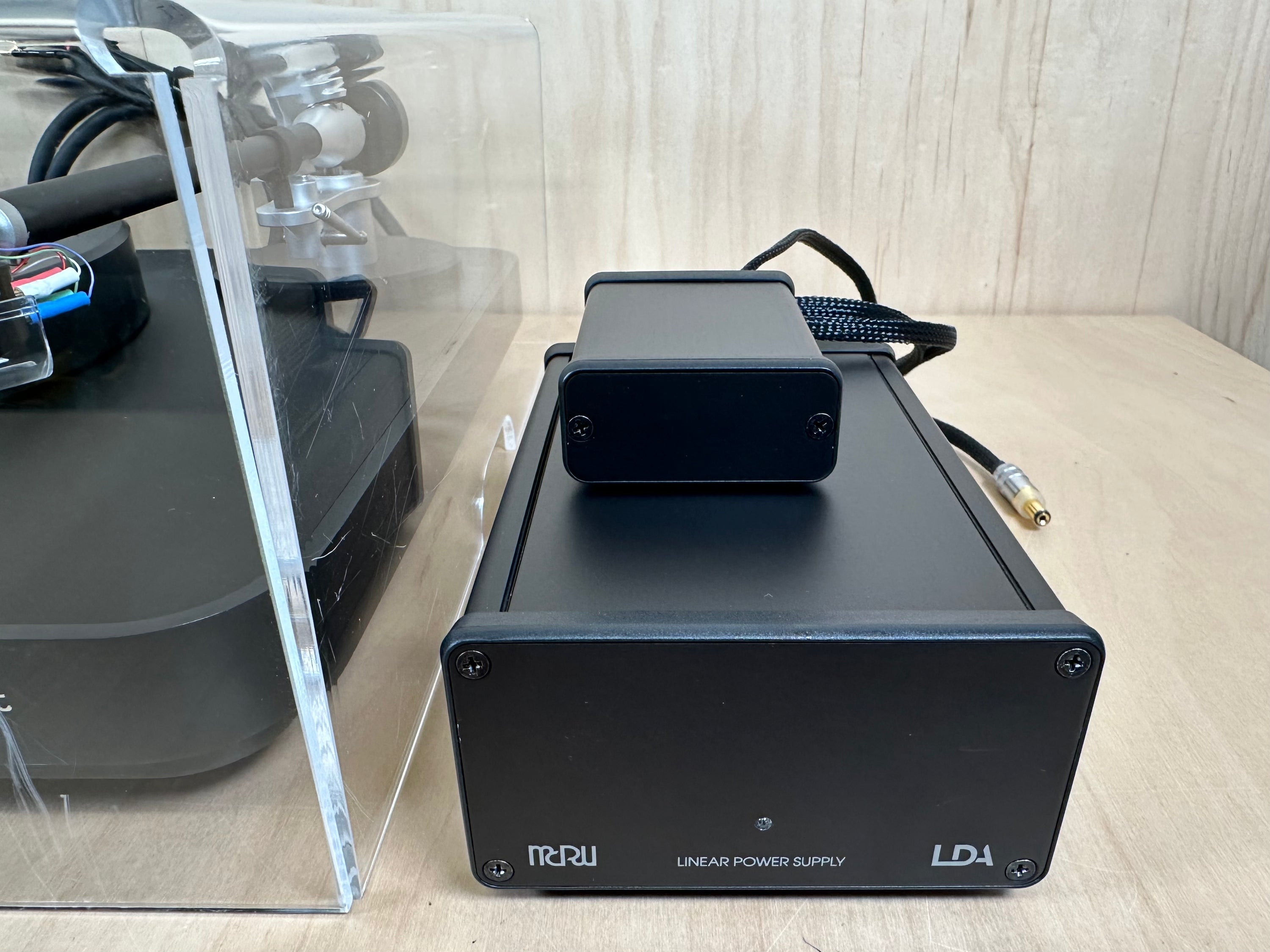 Clearaudio Concept Black Turntable w/Performer V2 Cartridge & MCRU Linear Power Supply and Dust Cover