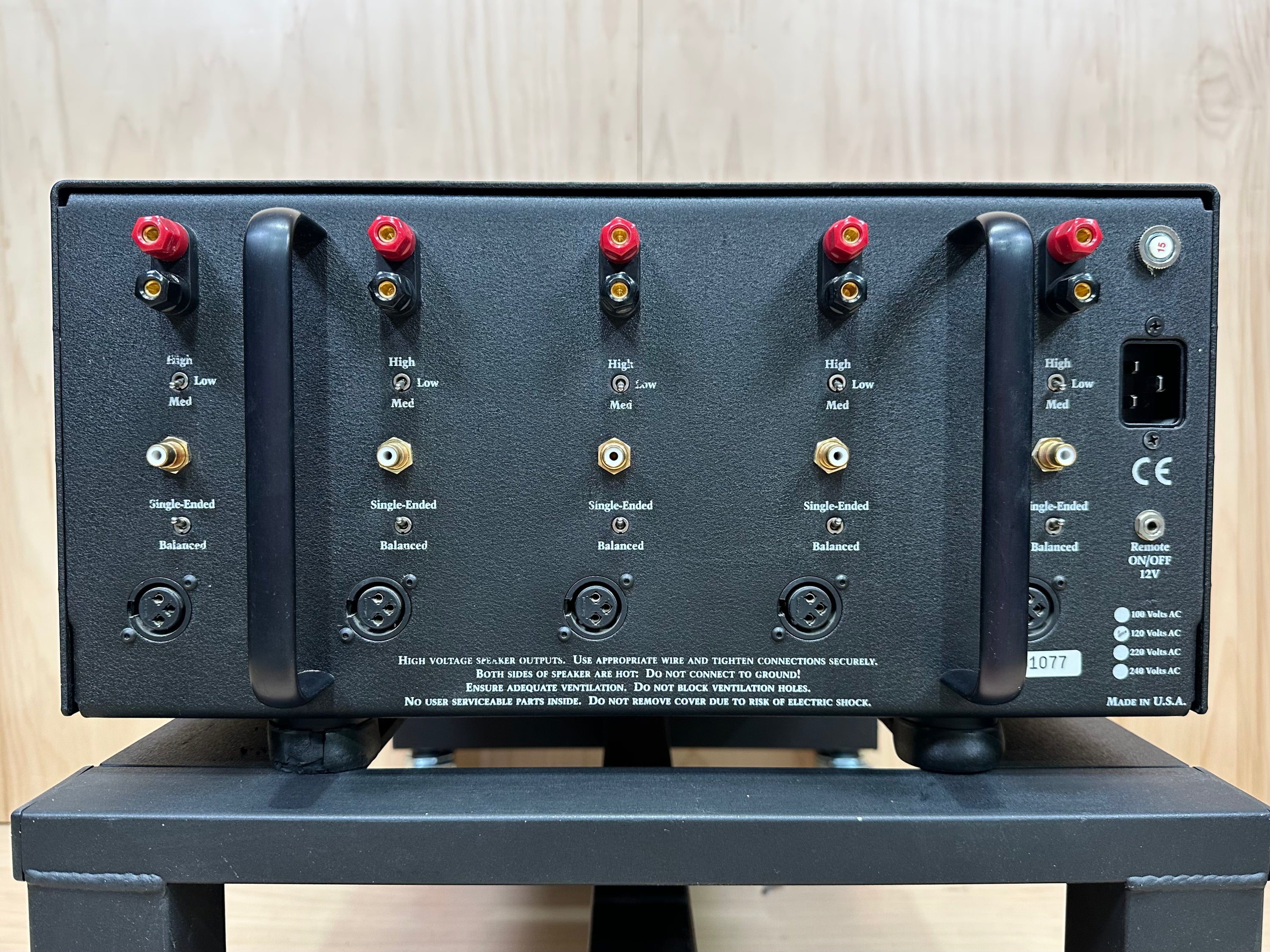 EAD PM2000 Enlightened Audio Designs PowerMaster 2000 Amplifier