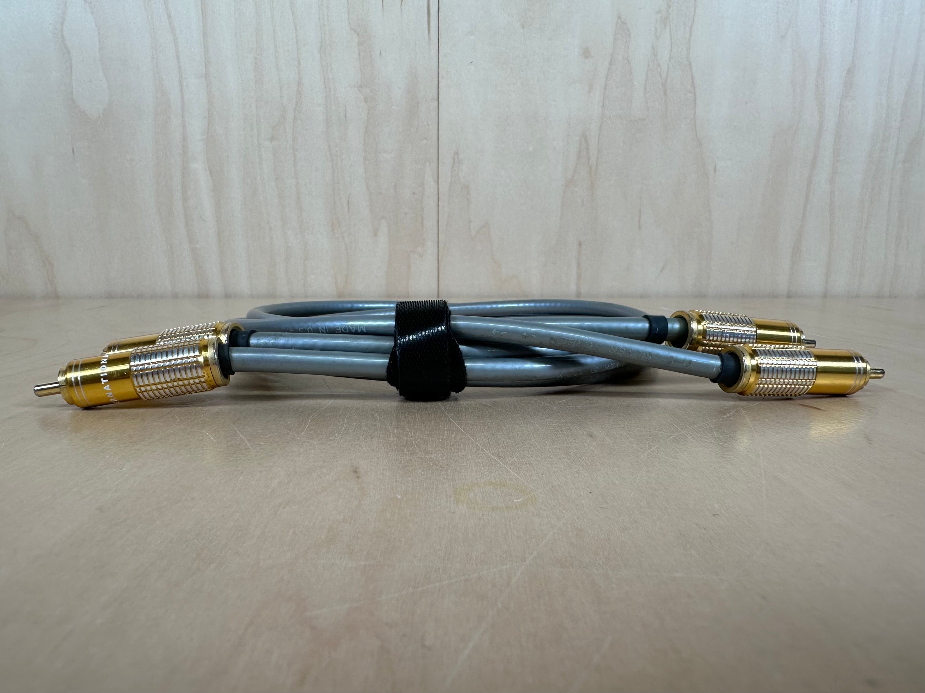 LAT International V1-6 Silver Screen RCA Interconnects 1 meter