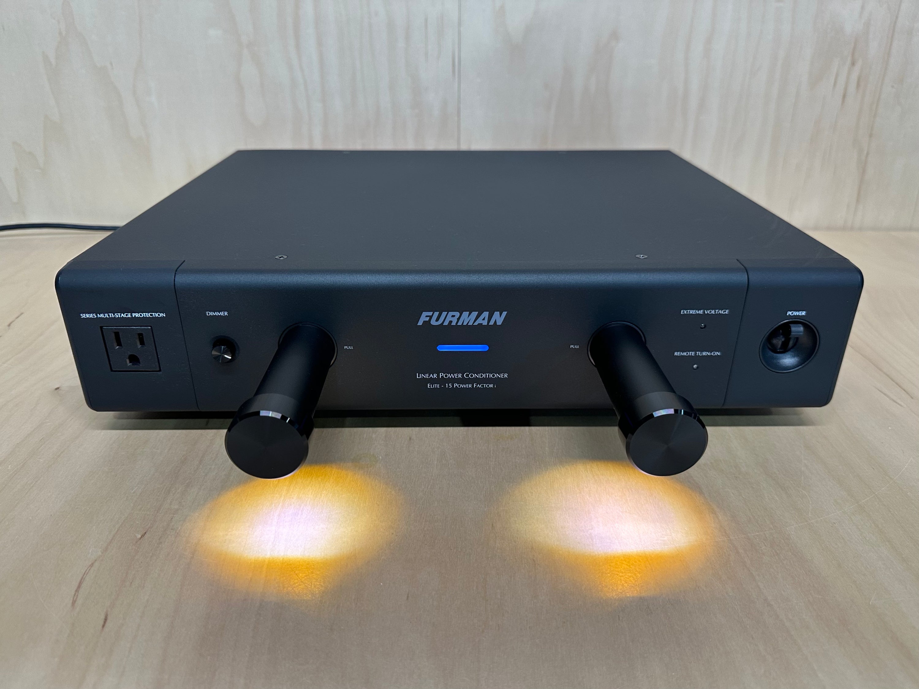 Furman Elite-15 PF i Linear Filtering AC Power Conditioner Orig Box