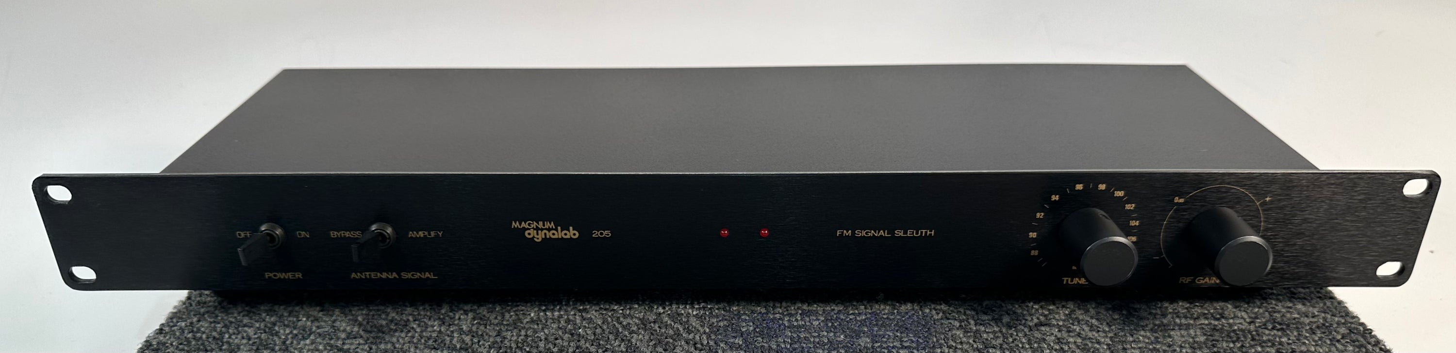 Magnum Dynalab 205 FM Signal Sleuth Amplifier