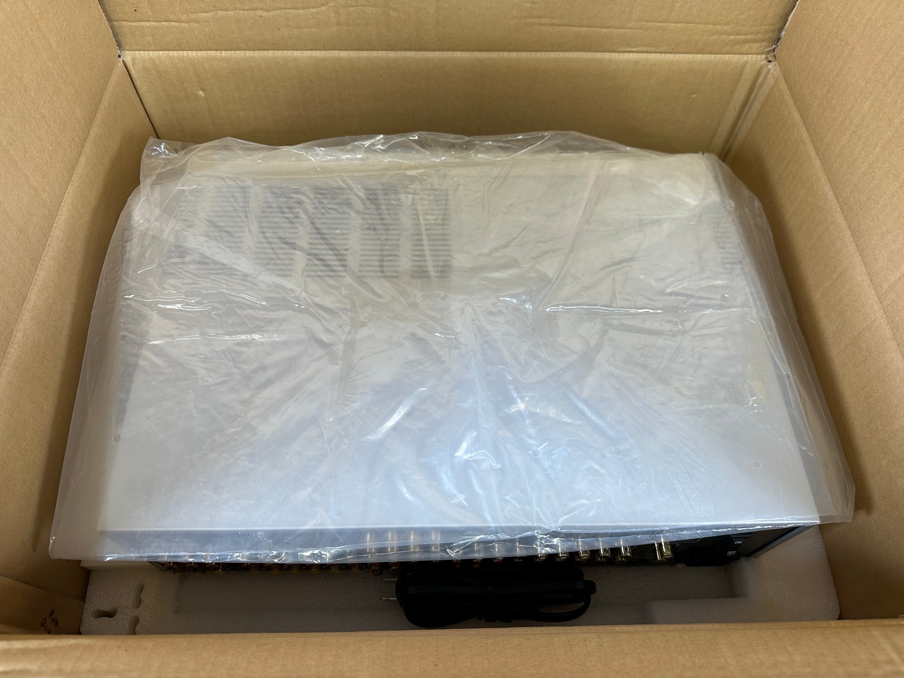 Rotel RSP-1570 Preamplifier Surround Sound Processor w/Remote and Box