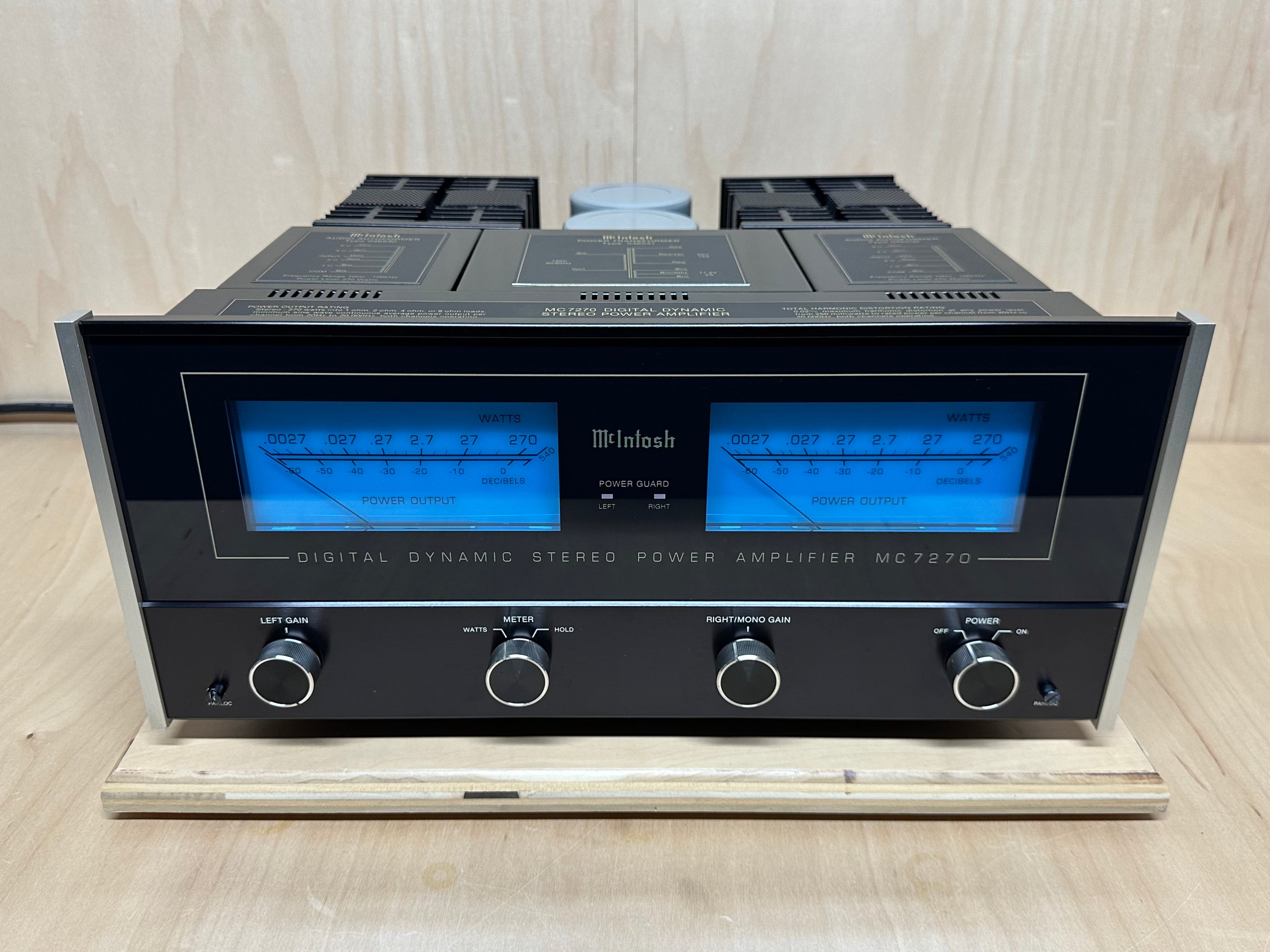 McIntosh MC7270 Digital Dynamic Stereo Power Amplifier