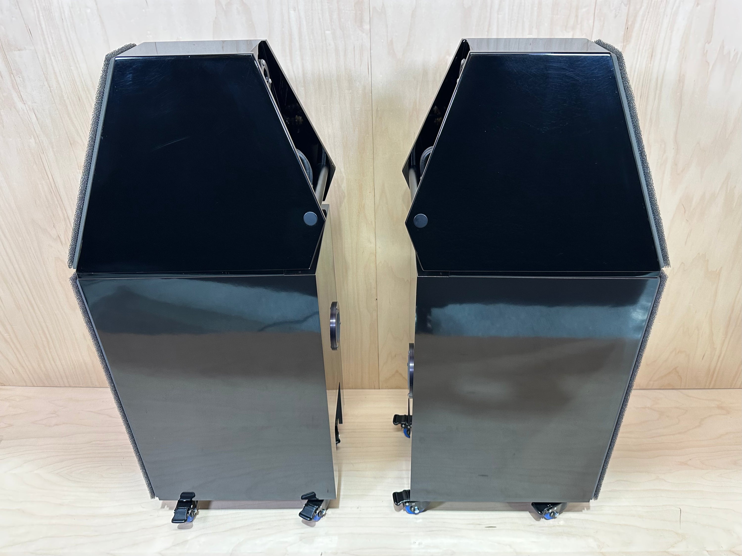 Wilson Audio Watt Puppy 5 w/Crates