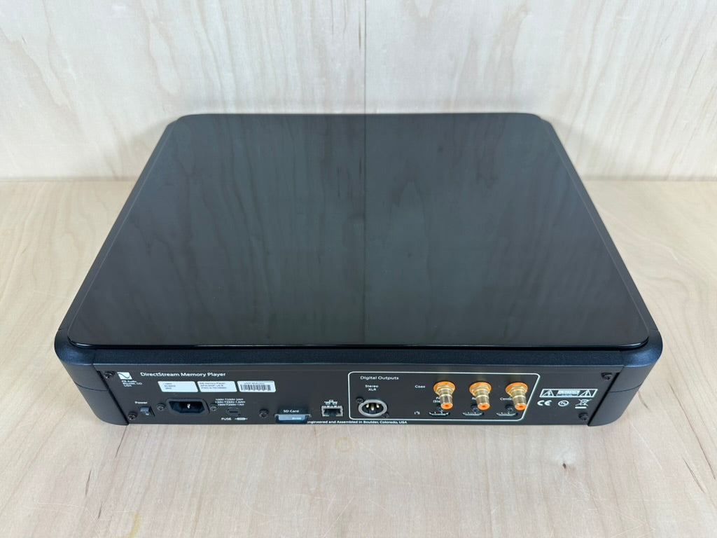 PS Audio DirectStream Memory Player. CD SACD Universal Transport w/Original Remote