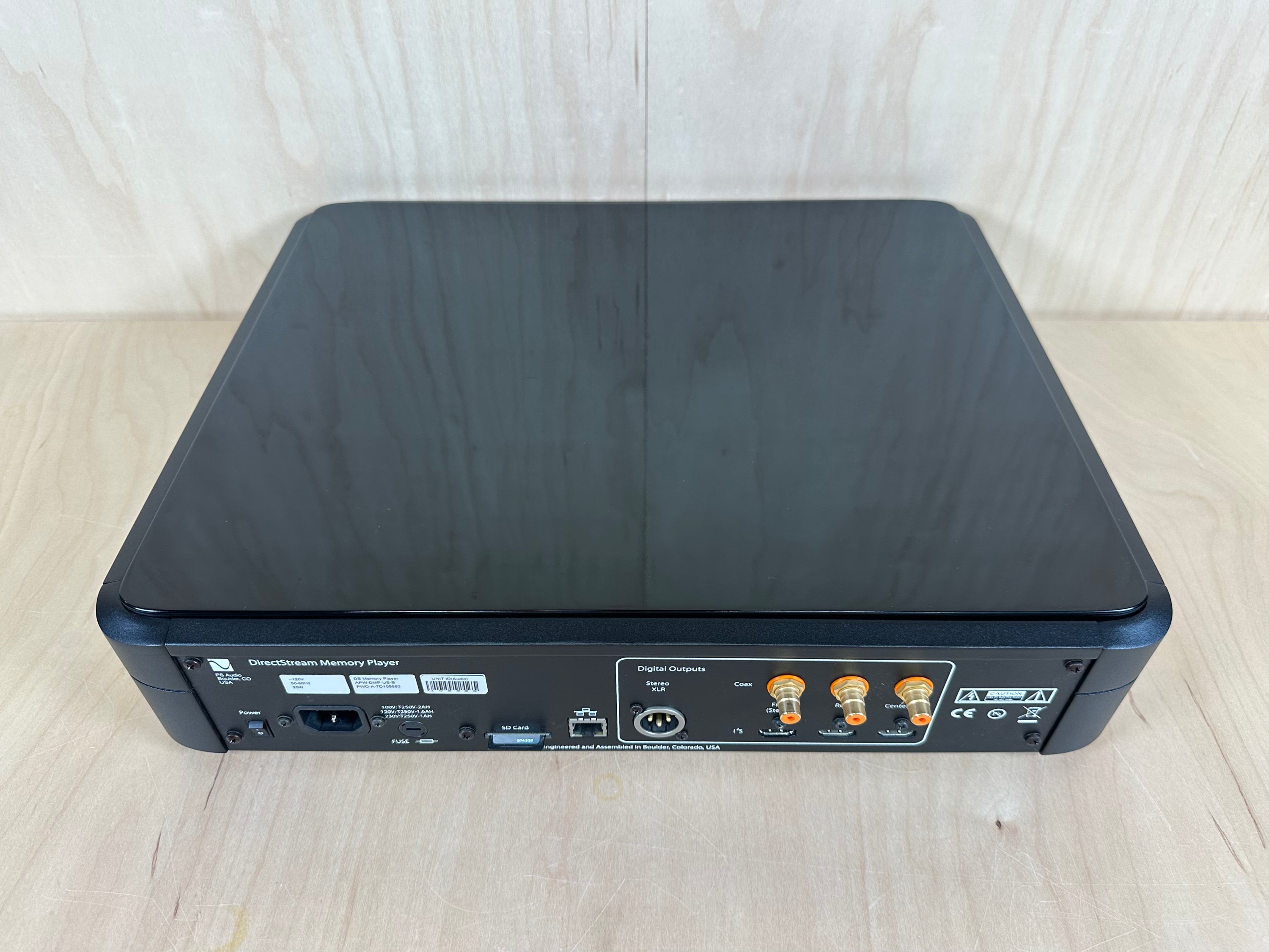 PS Audio DirectStream Memory Player. CD SACD Universal Transport