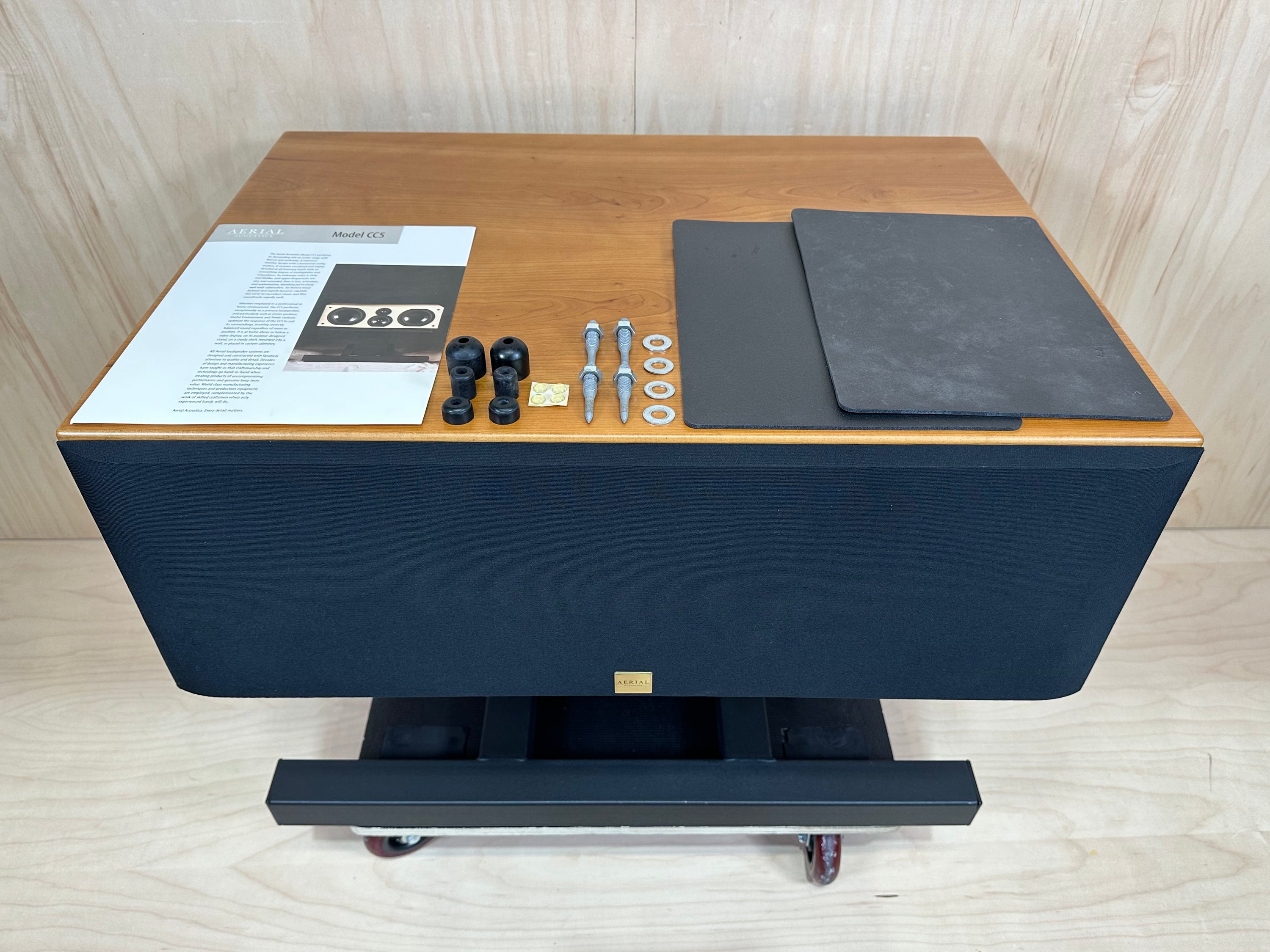 Aerial Acoustics CC5 Center w/Stand