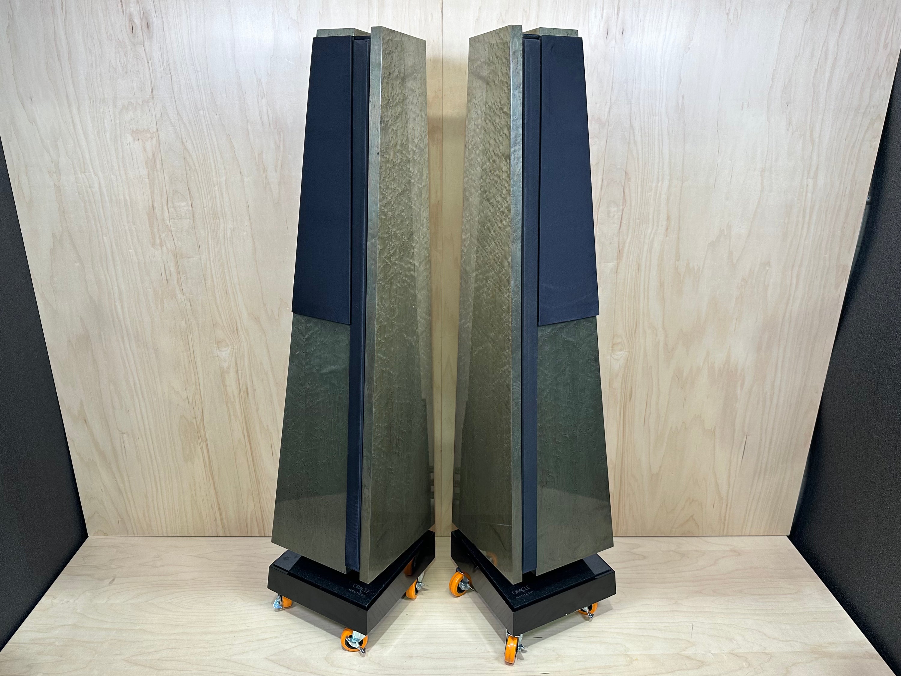 Oracle Helicon Tower Speakers