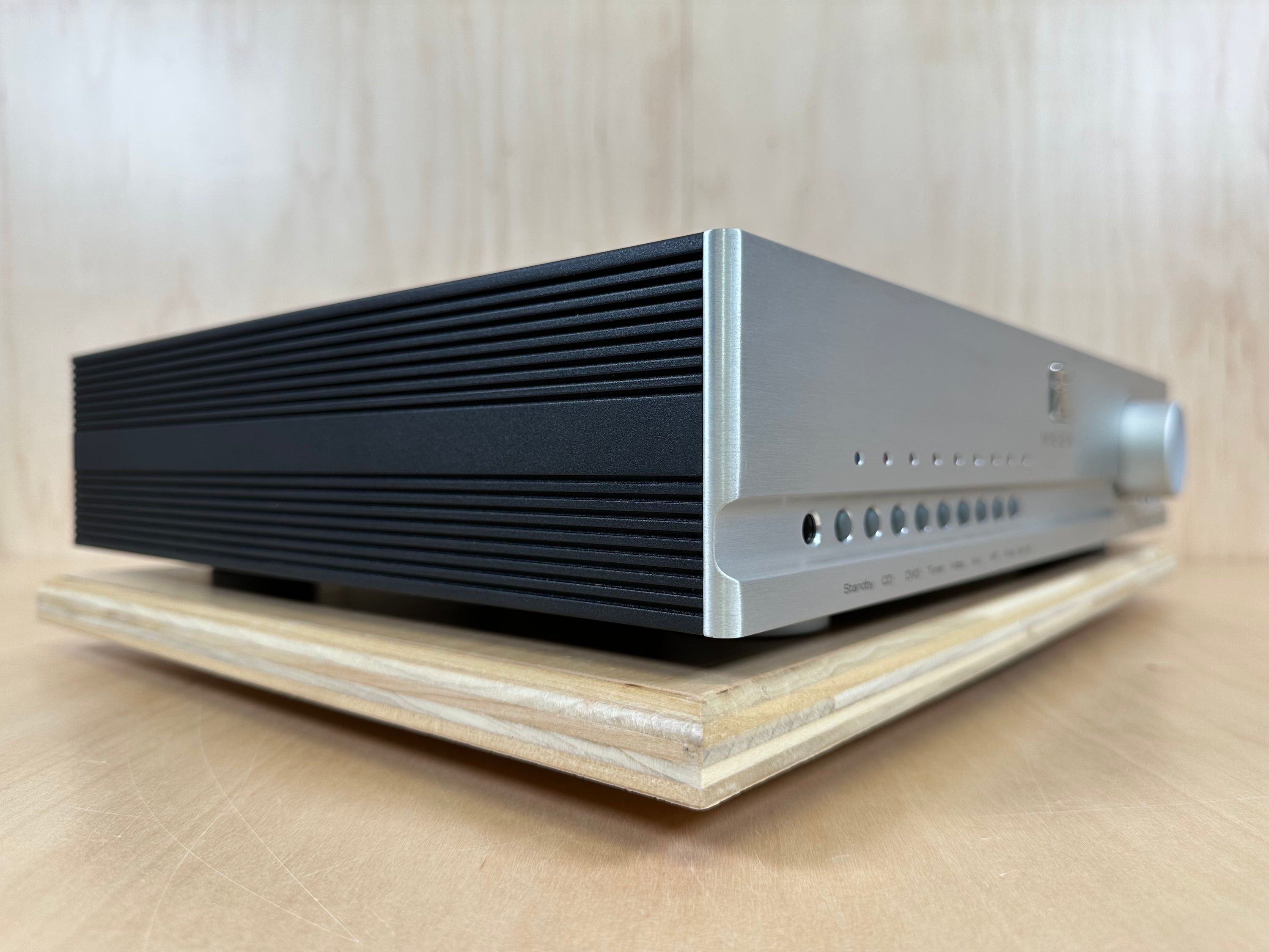 Simaudio Moon 250i Integrated Amplifier