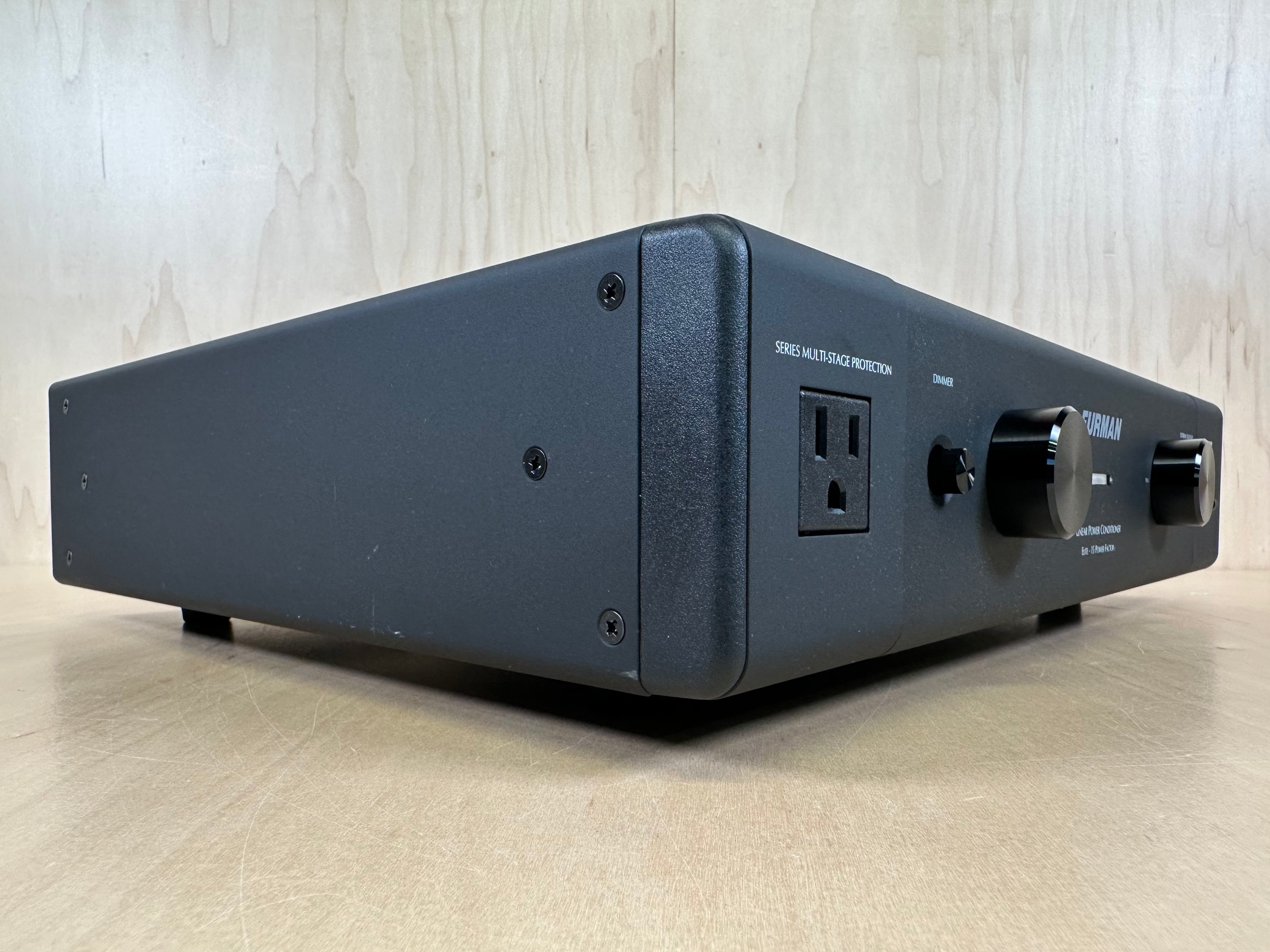 Furman Elite-15 PF i Linear Filtering AC Power Conditioner Orig Box