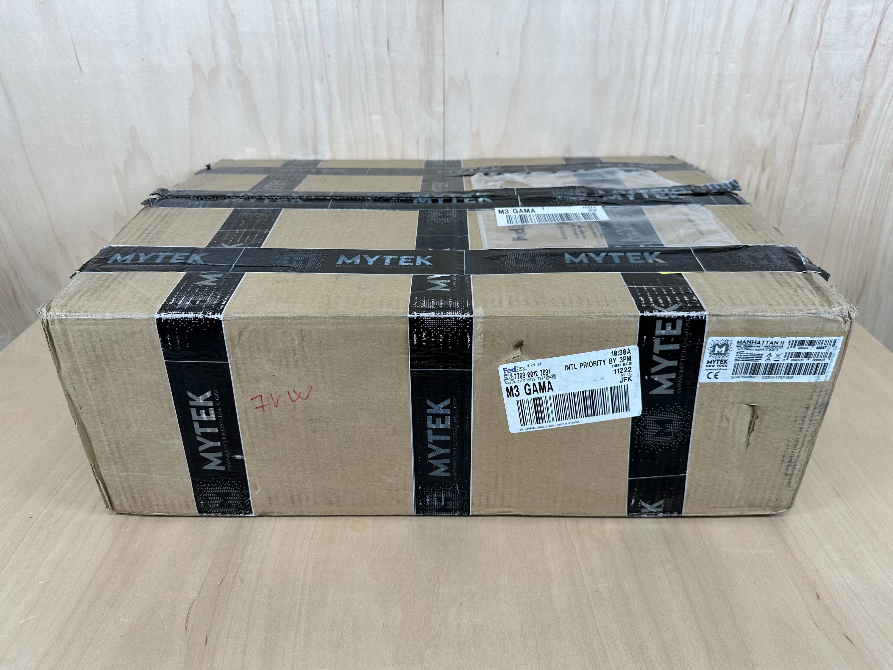 MYTEK Manhattan II DAC - Preamplifier - Headphone amp w/New LED Display
