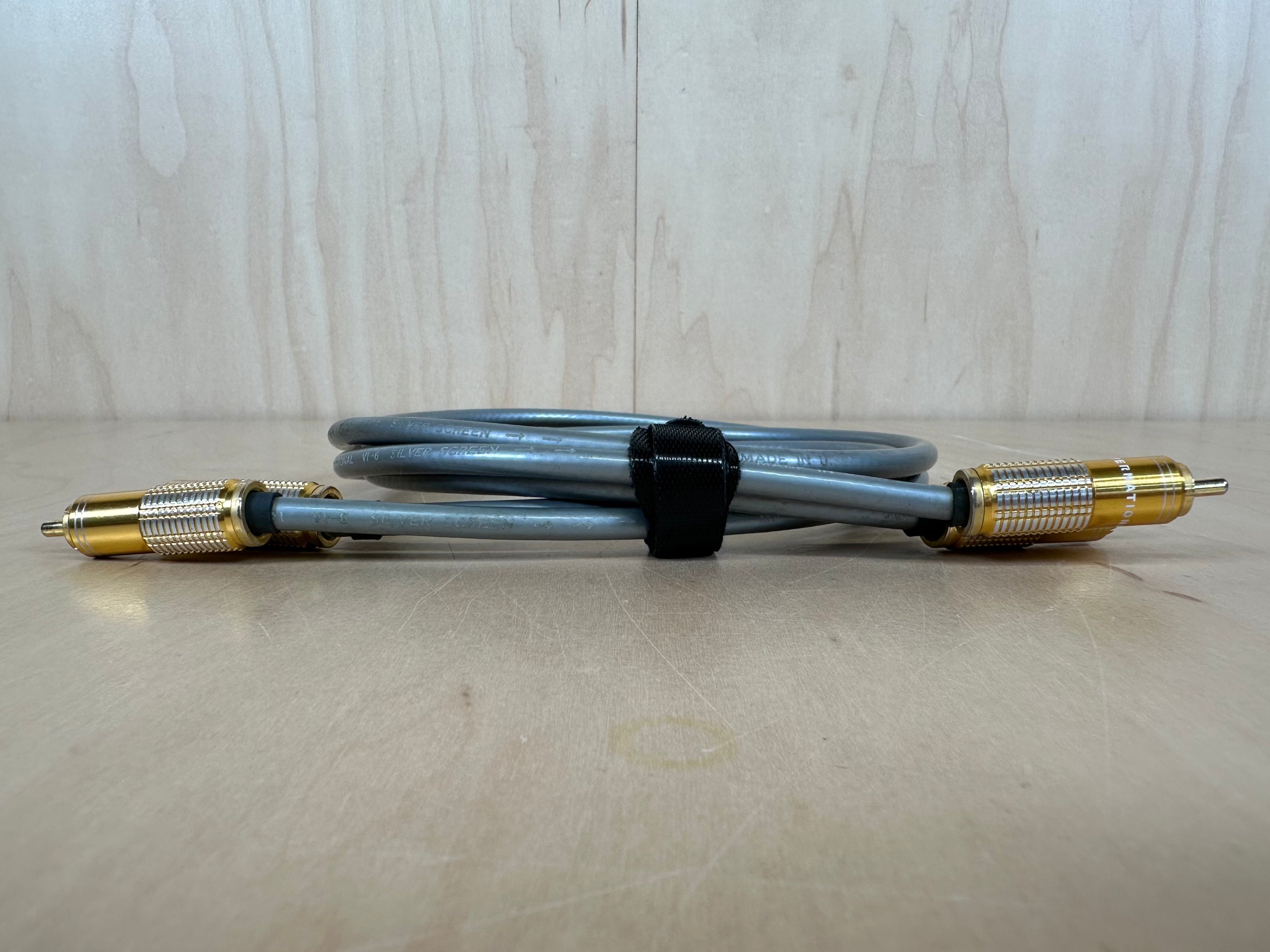 LAT International V1-6 Silver Screen RCA Interconnects 1 meter