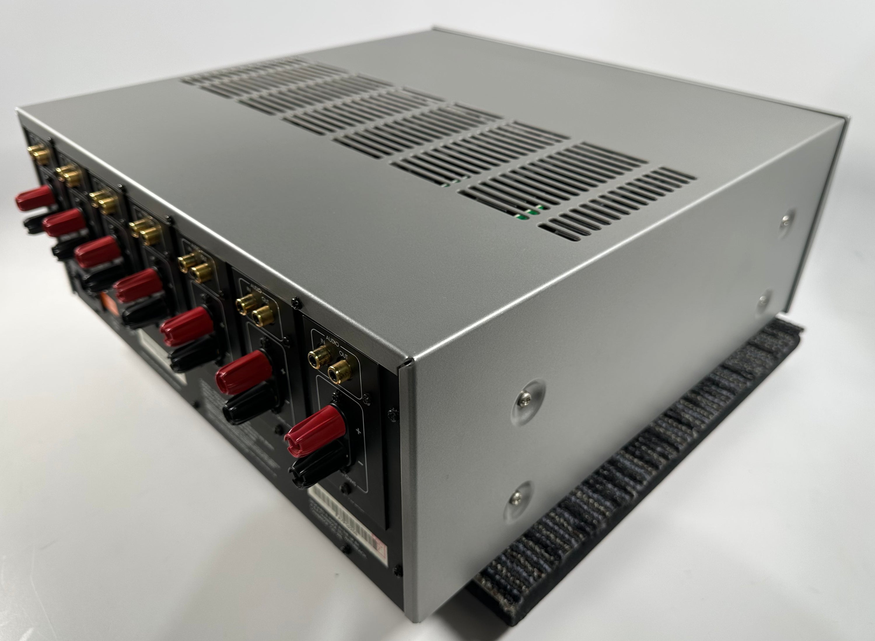 Arcam FMJ P7 Multichannel Power Amplifier