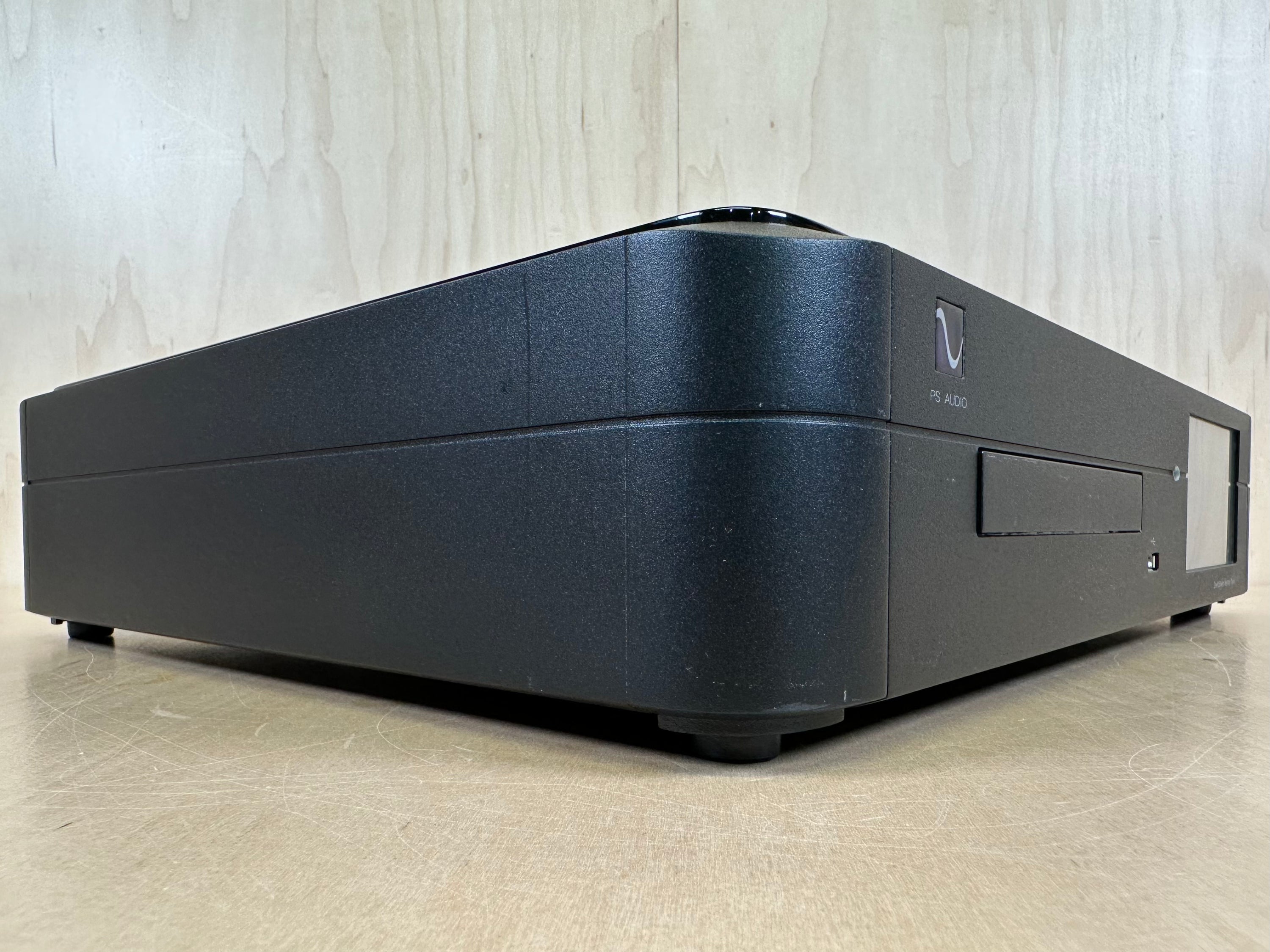 PS Audio DirectStream Memory Player. CD SACD Universal Transport