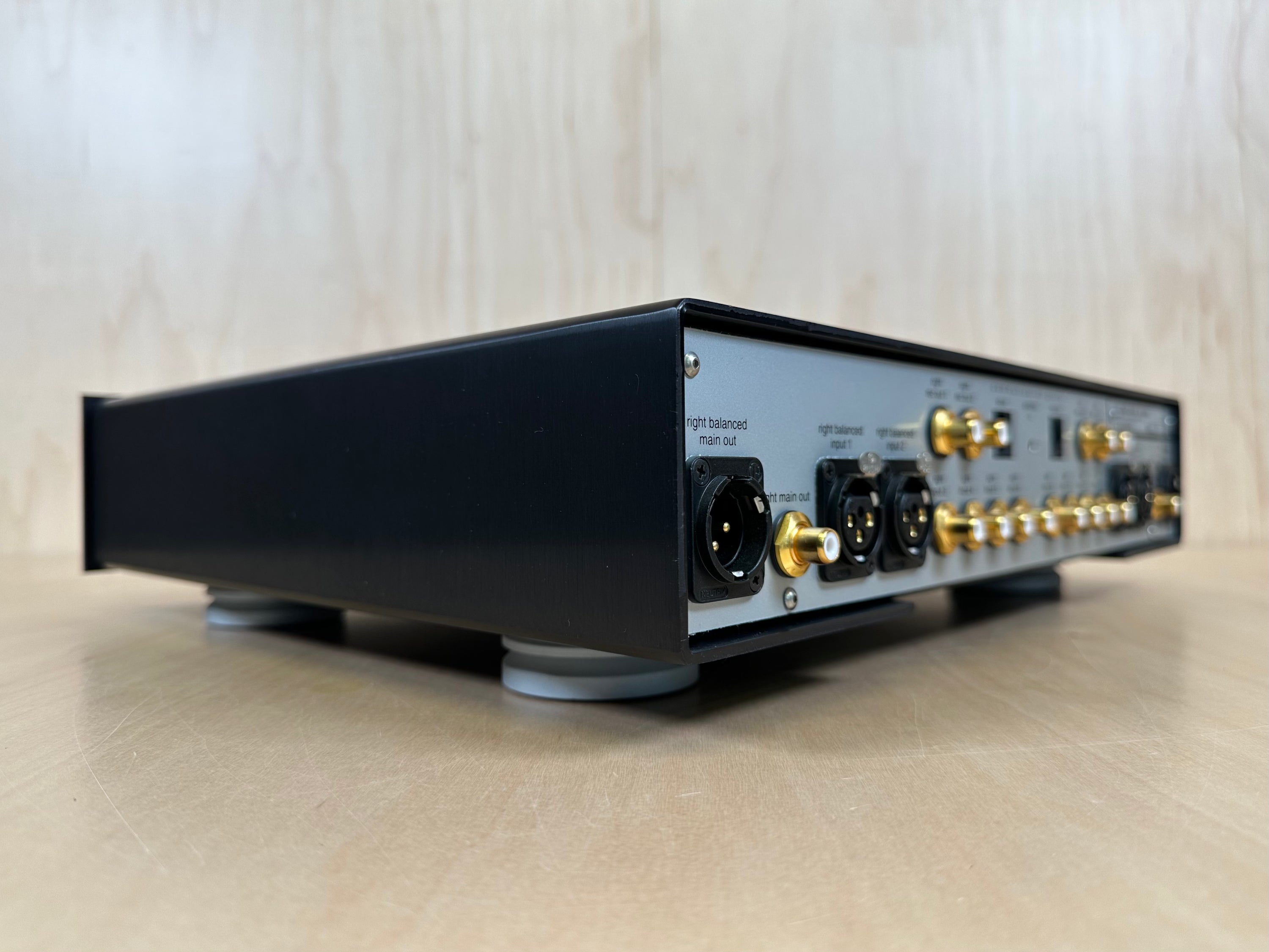 Mark Levinson 380S Preamplifier w/Remote