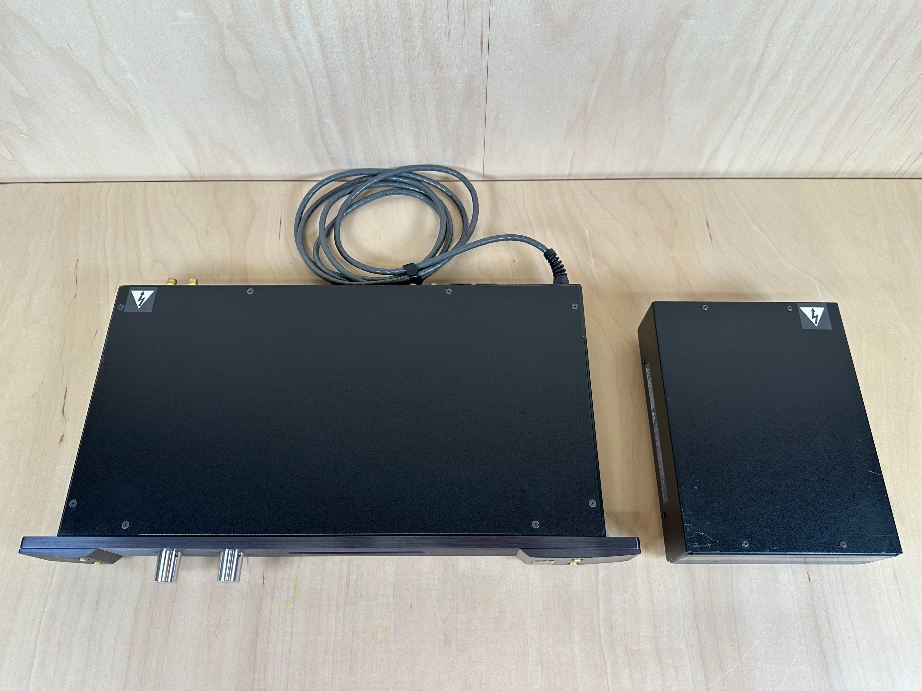 Threshold DAC 1/e Digital Processor DAC Black w/Power Supply