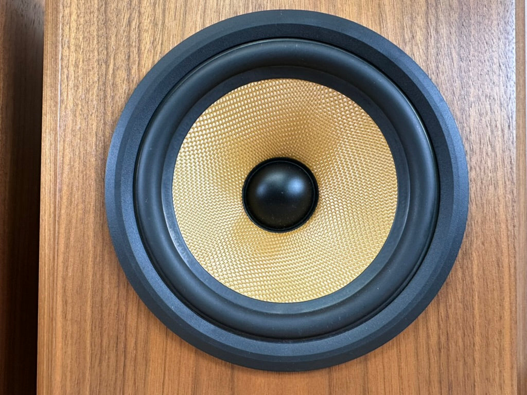 B&W Bowers and Wilkins 805 Matrix Speakers w/consecutive serial numbers