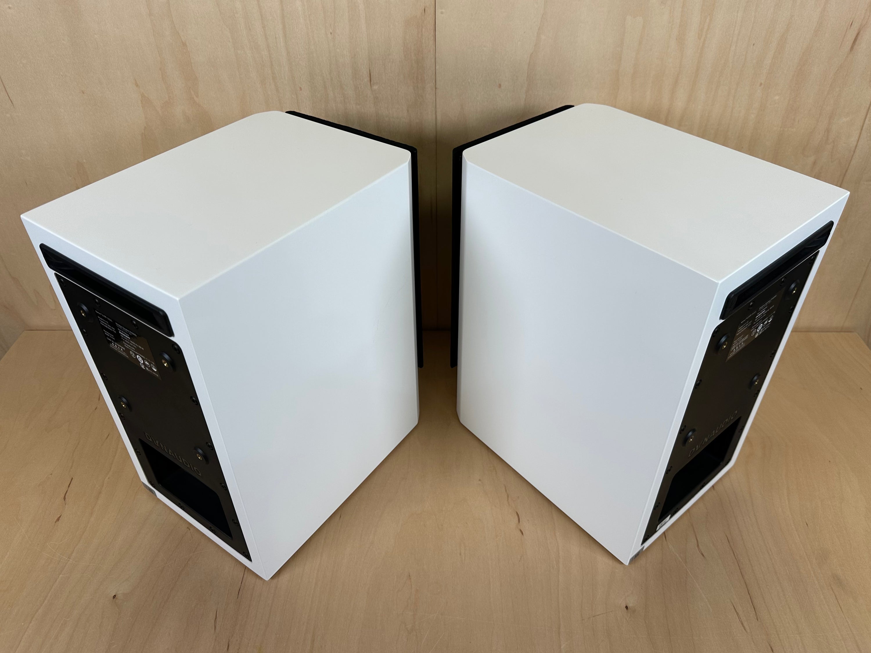 Dynaudio Xeo 20 Wireless Speakers