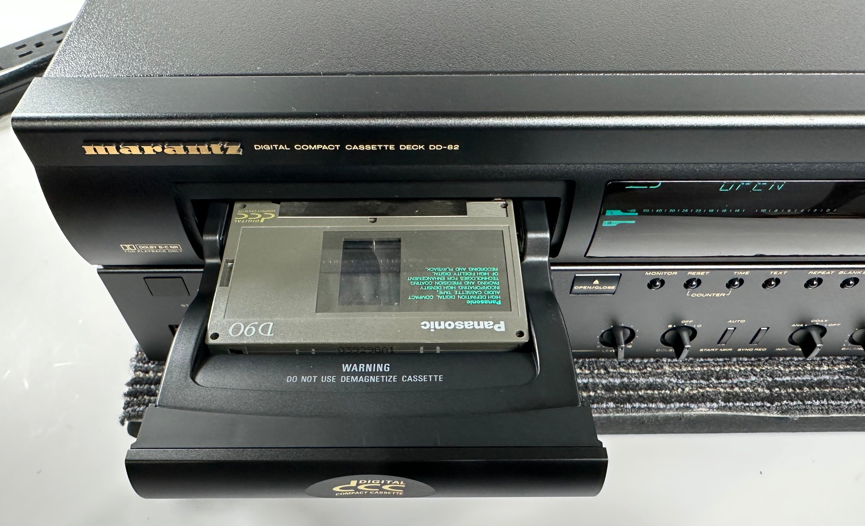 Marantz DD-82 Digital Compact Cassette Deck w/Remote
